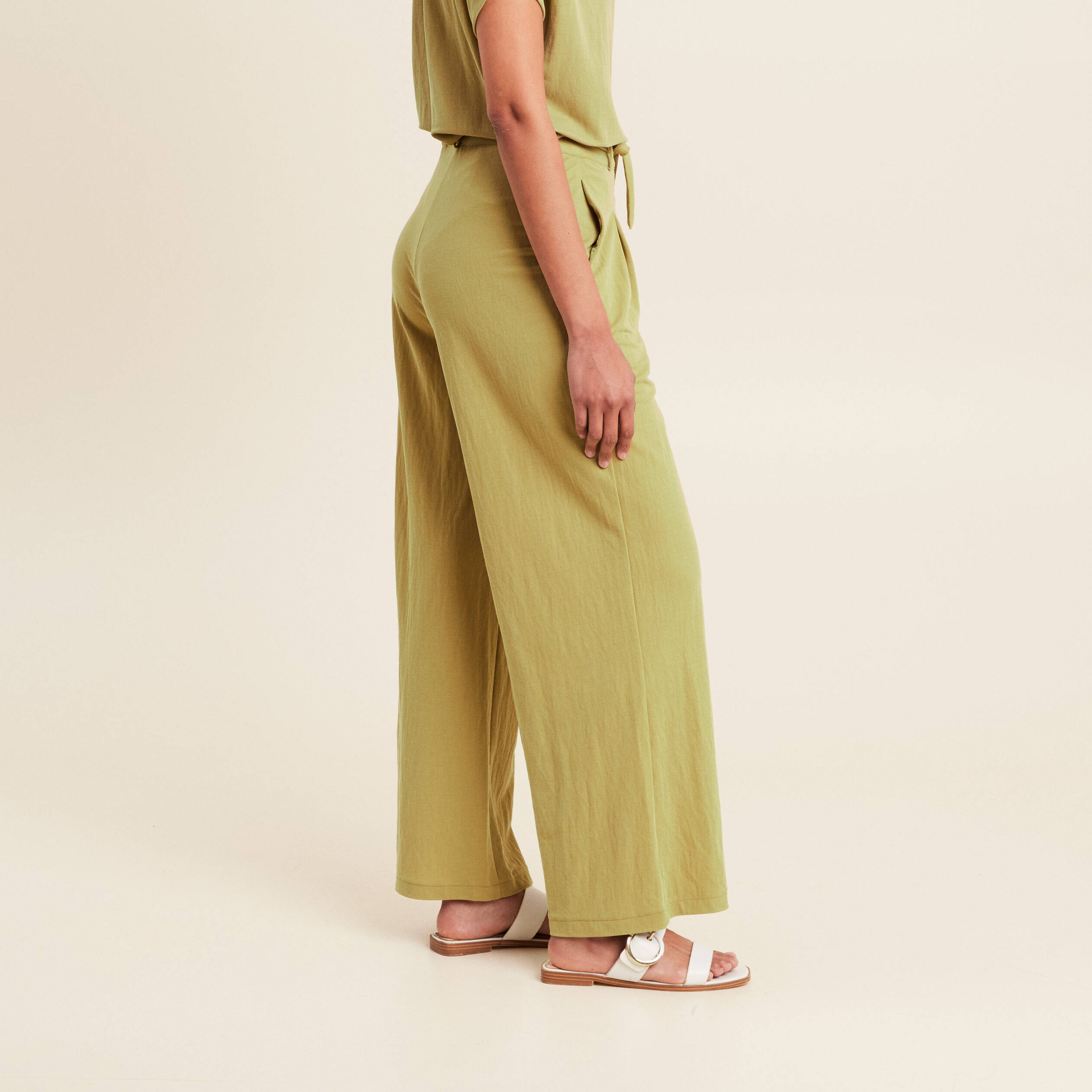 pantalon fluide taille haute vert olive femme Pantalon fluide taille haute vert olive femme