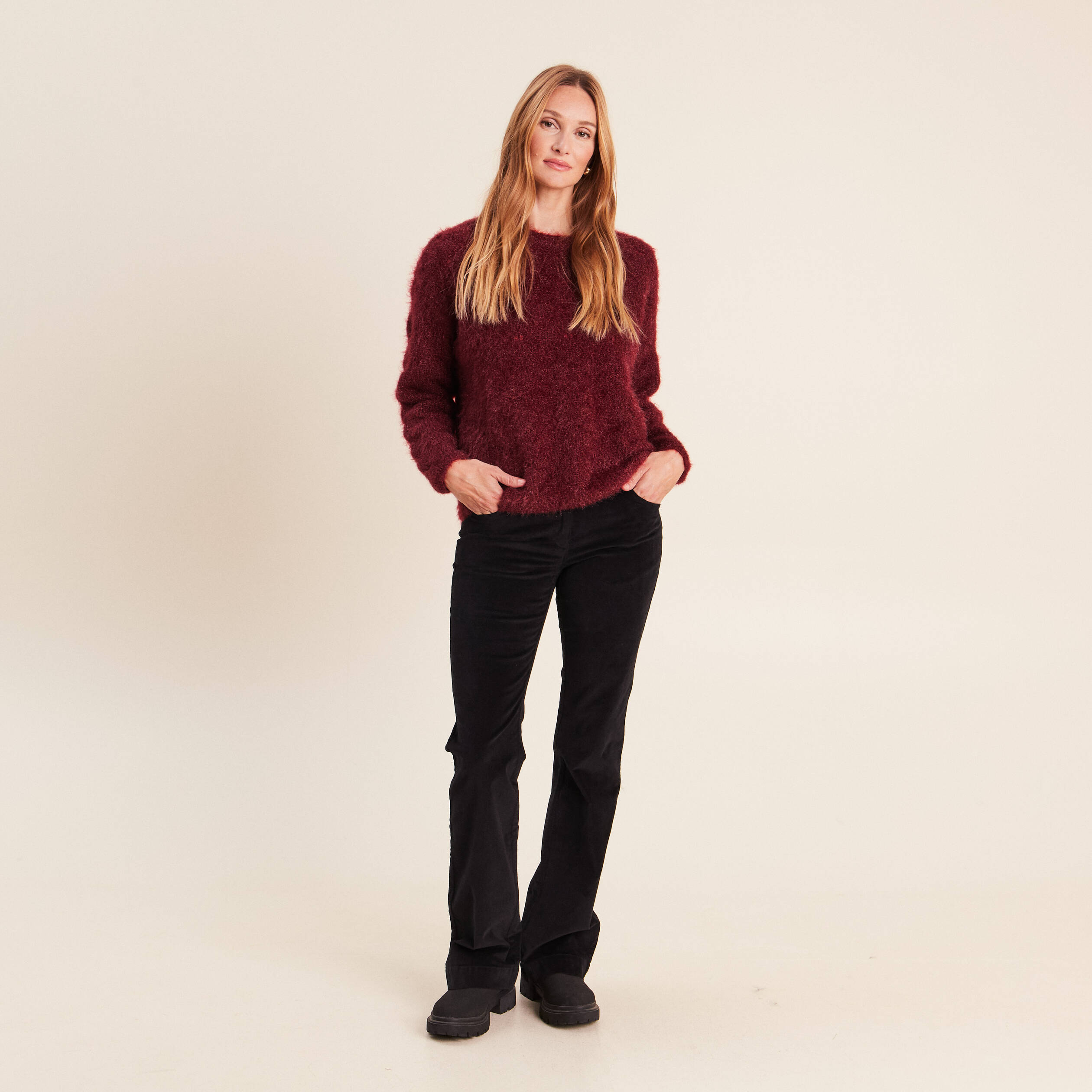 Pull ajour&eacute; col rond bordeaux femme