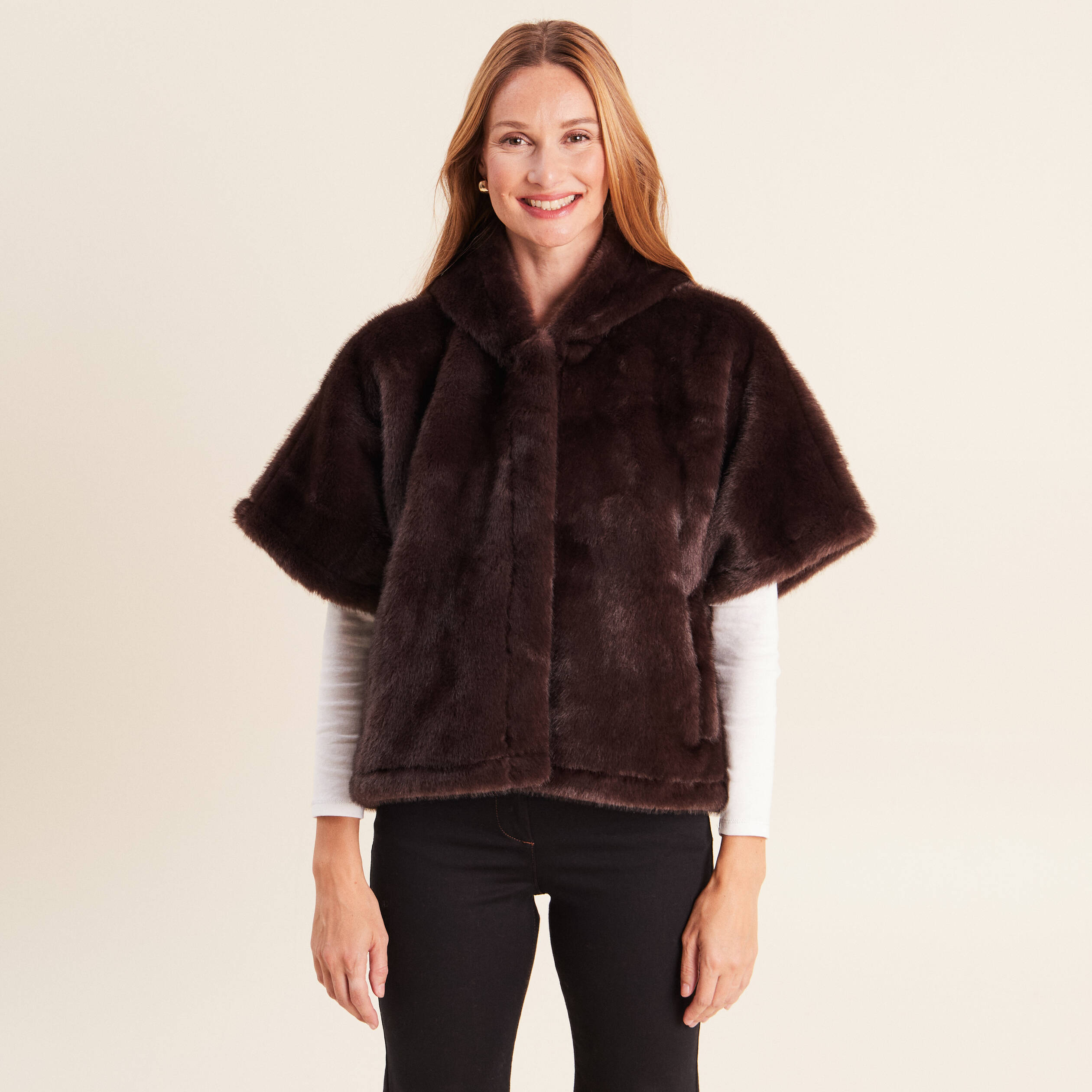 Poncho marron fonc&eacute; femme