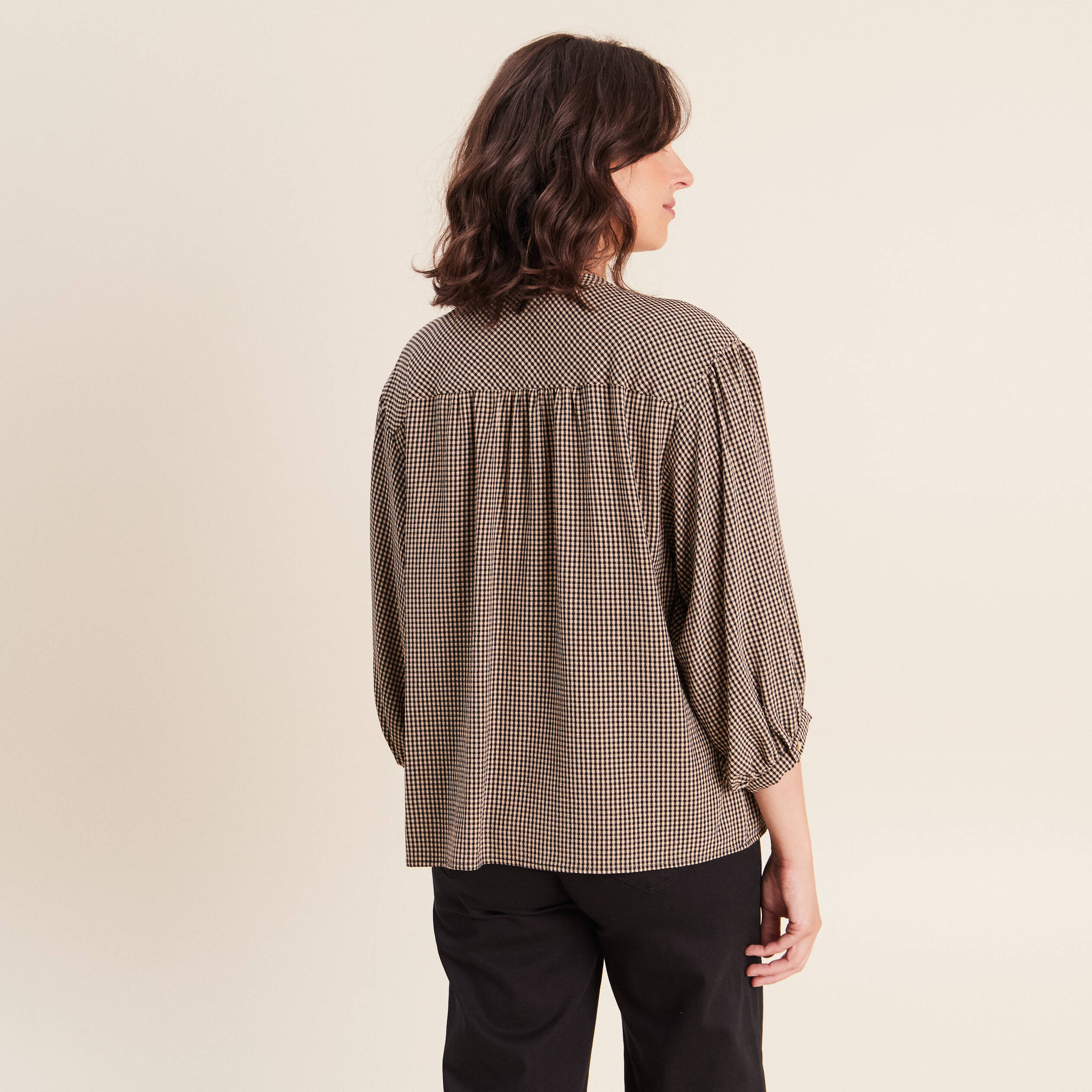 Chemise ample col rond manches longues noir femme