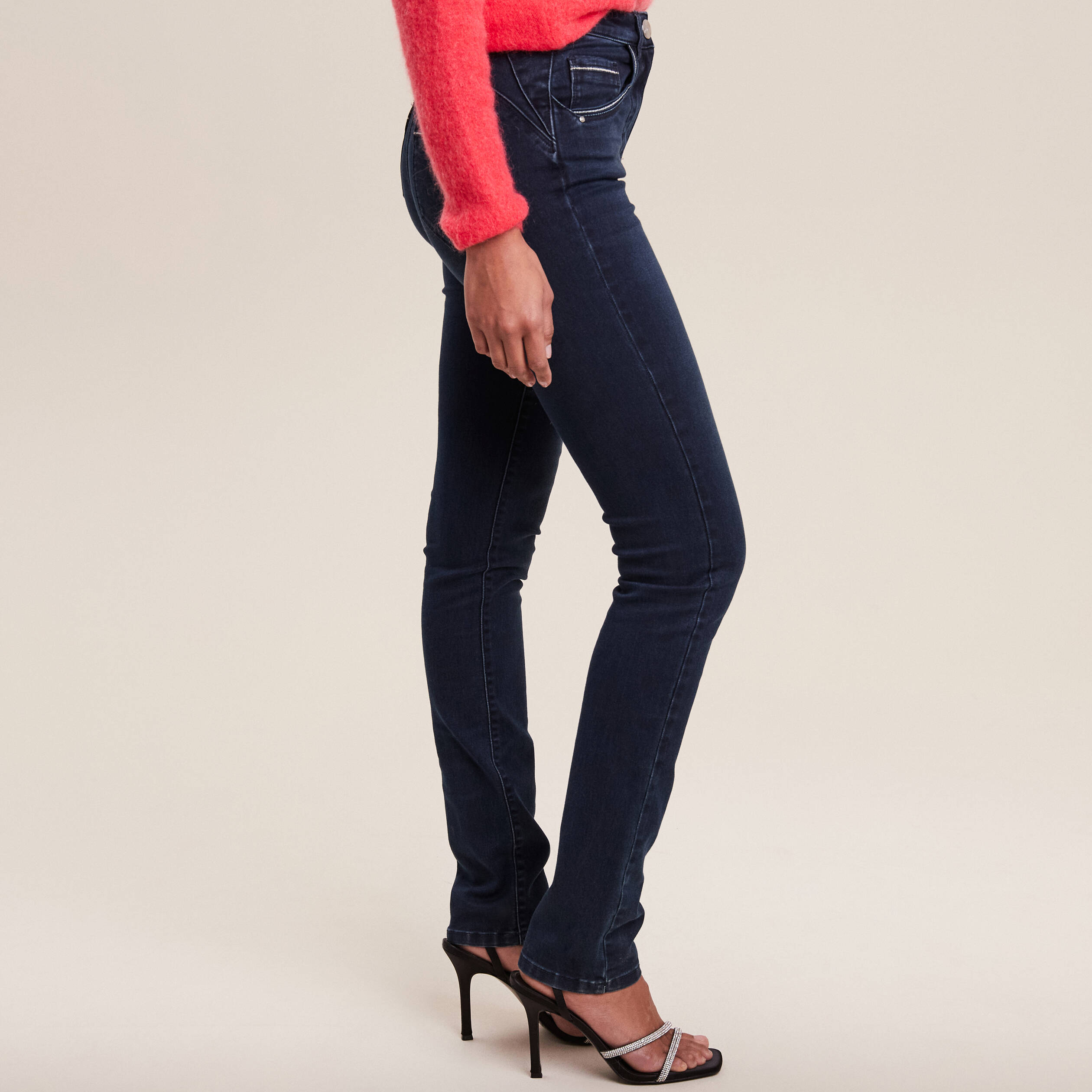 jean ajuste taille haute denim brut femme Jean ajusté taille haute denim brut femme
