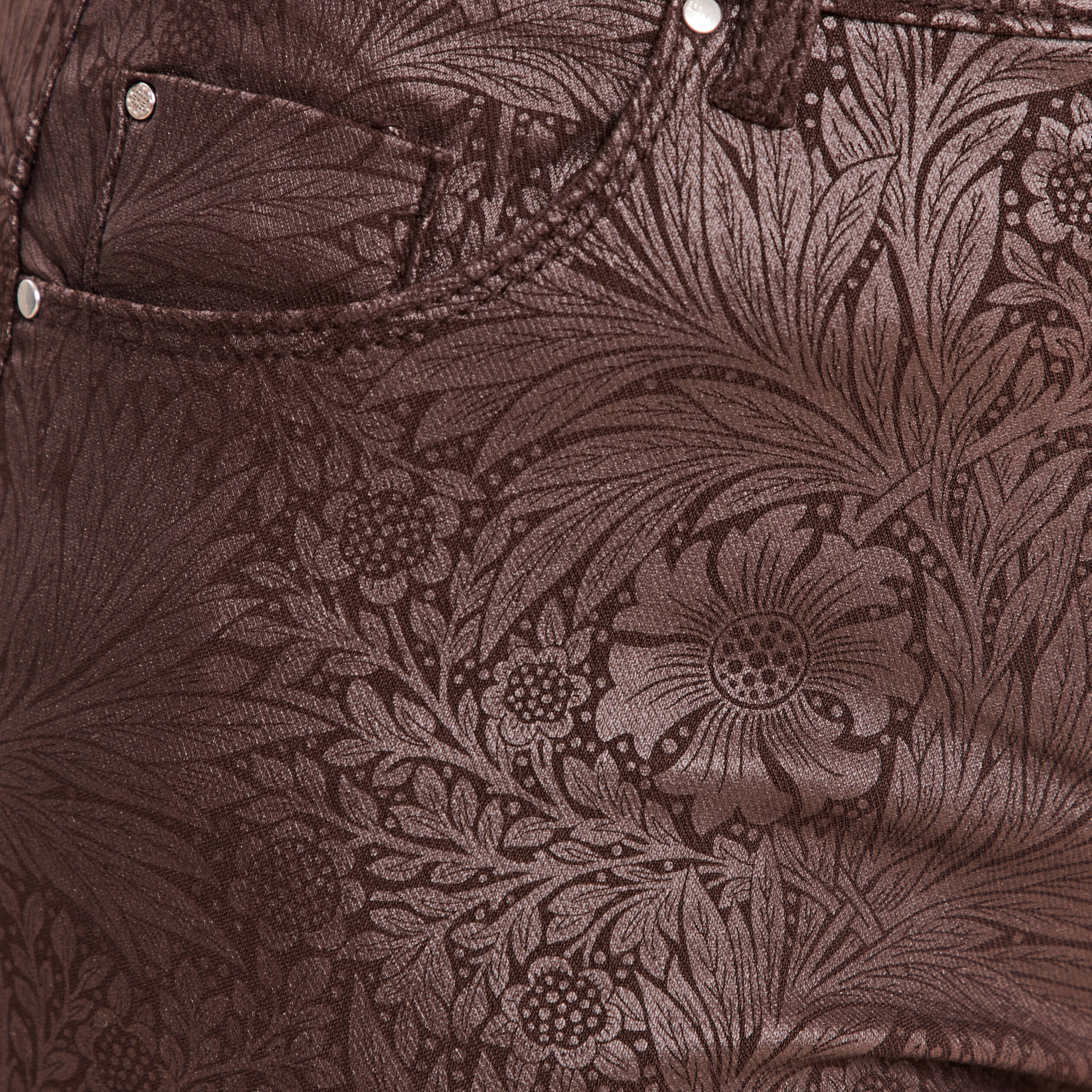 Pantalon coupe ajust&eacute;e enduit marron femme