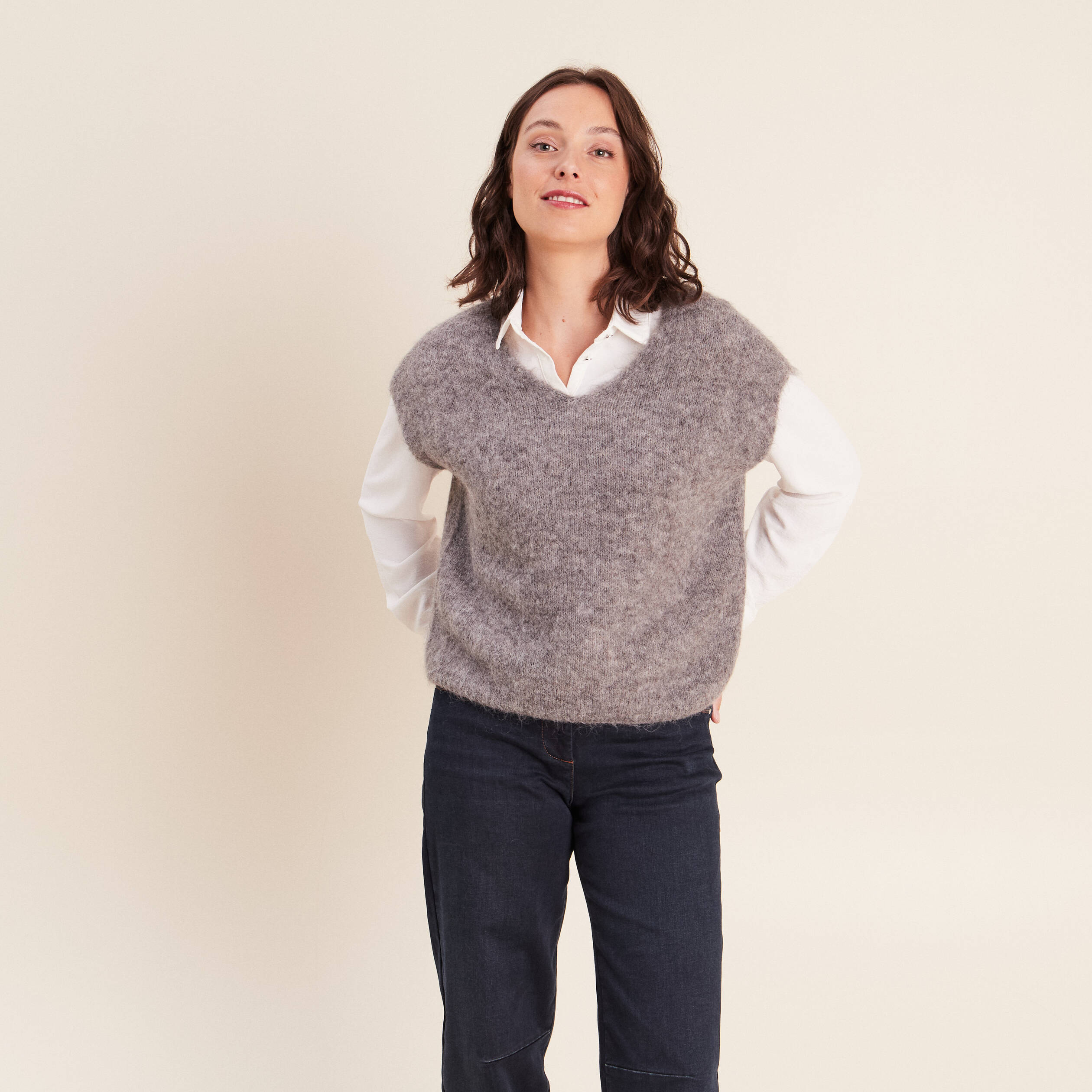 Pull sans manches gris fonc&eacute; femme