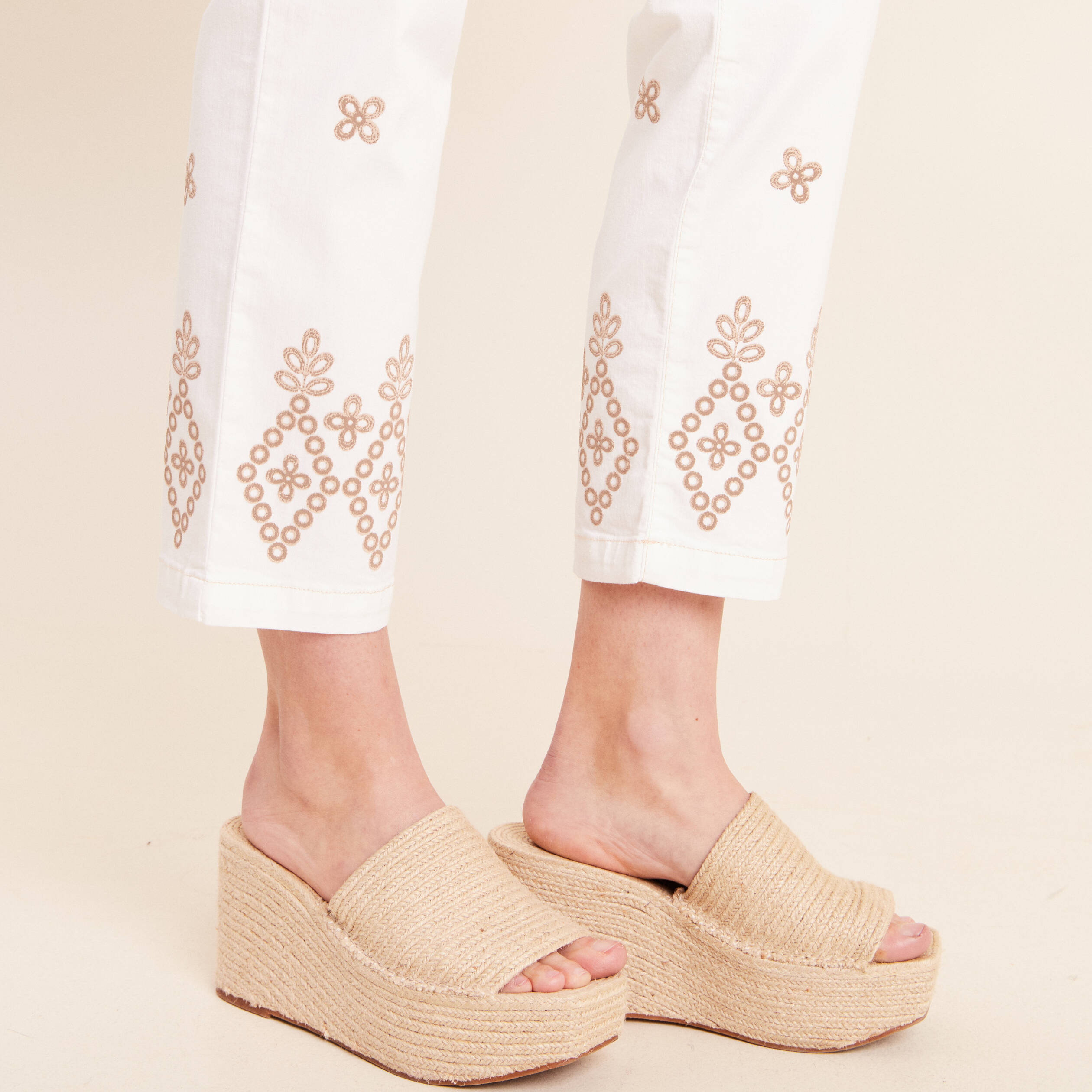 Pantalon magique Le L&eacute;ger coupe droite beige femme