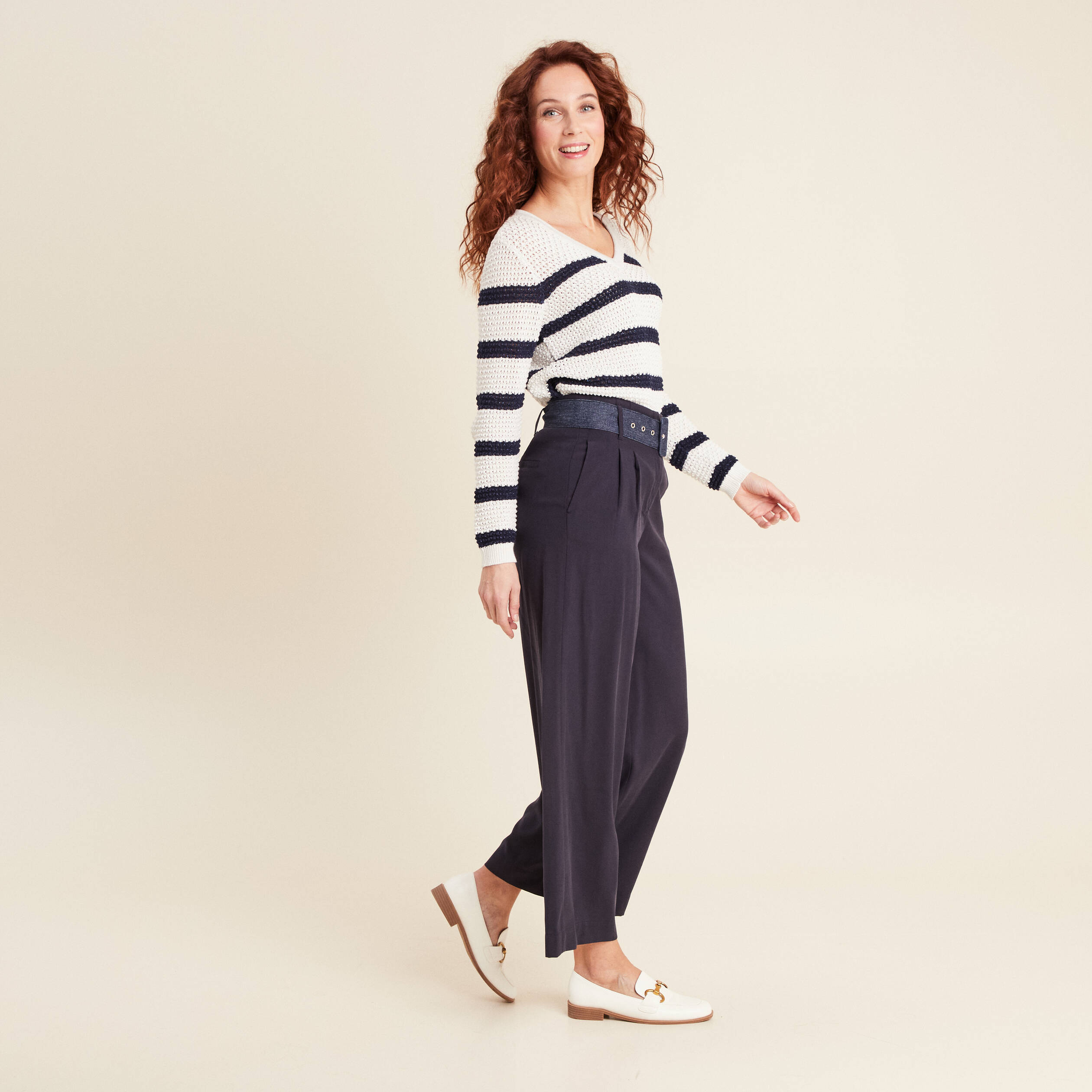 pantalon large ceinture bleu fonce femme Pantalon large ceinturé bleu foncé femme