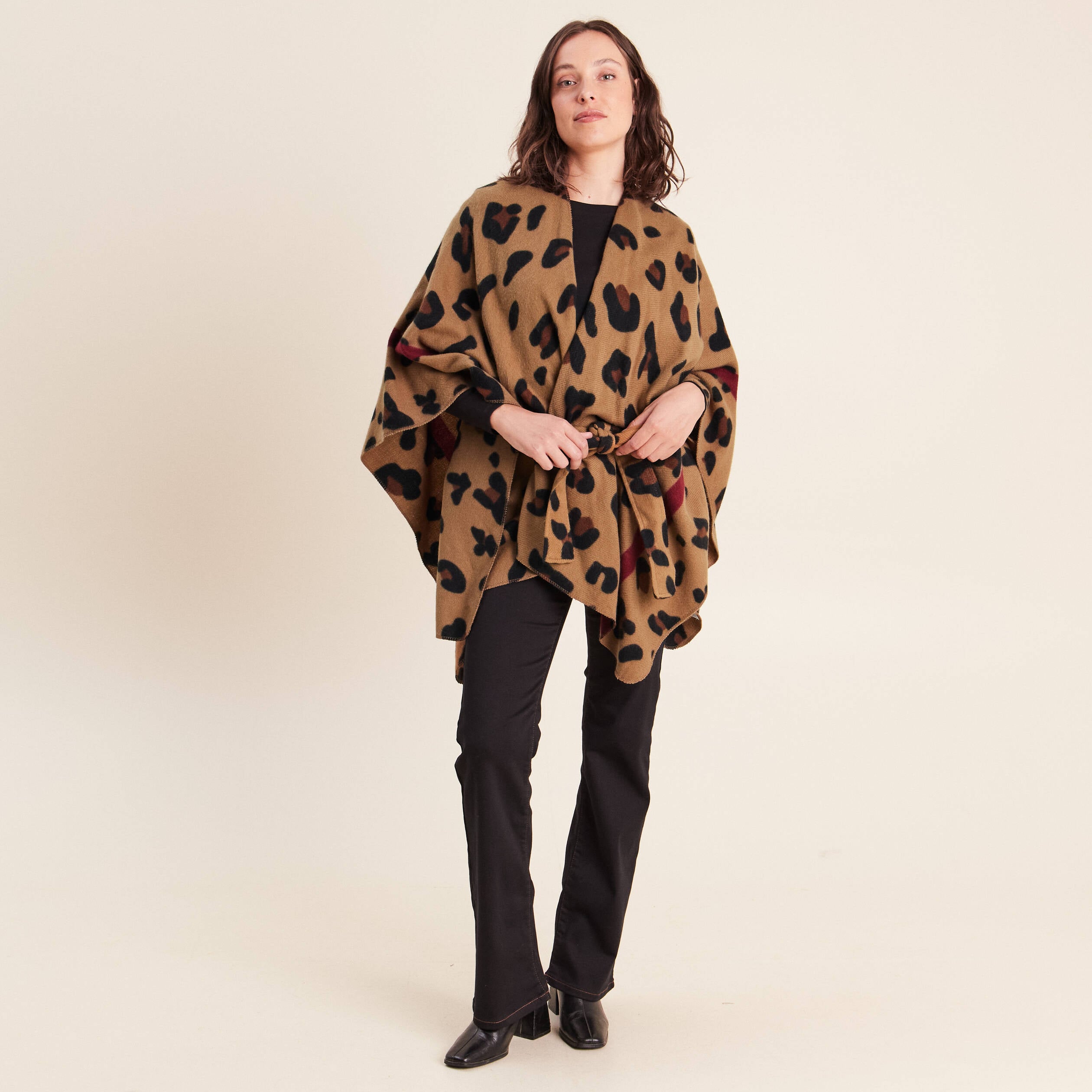 Poncho ceintur&eacute; taupe femme
