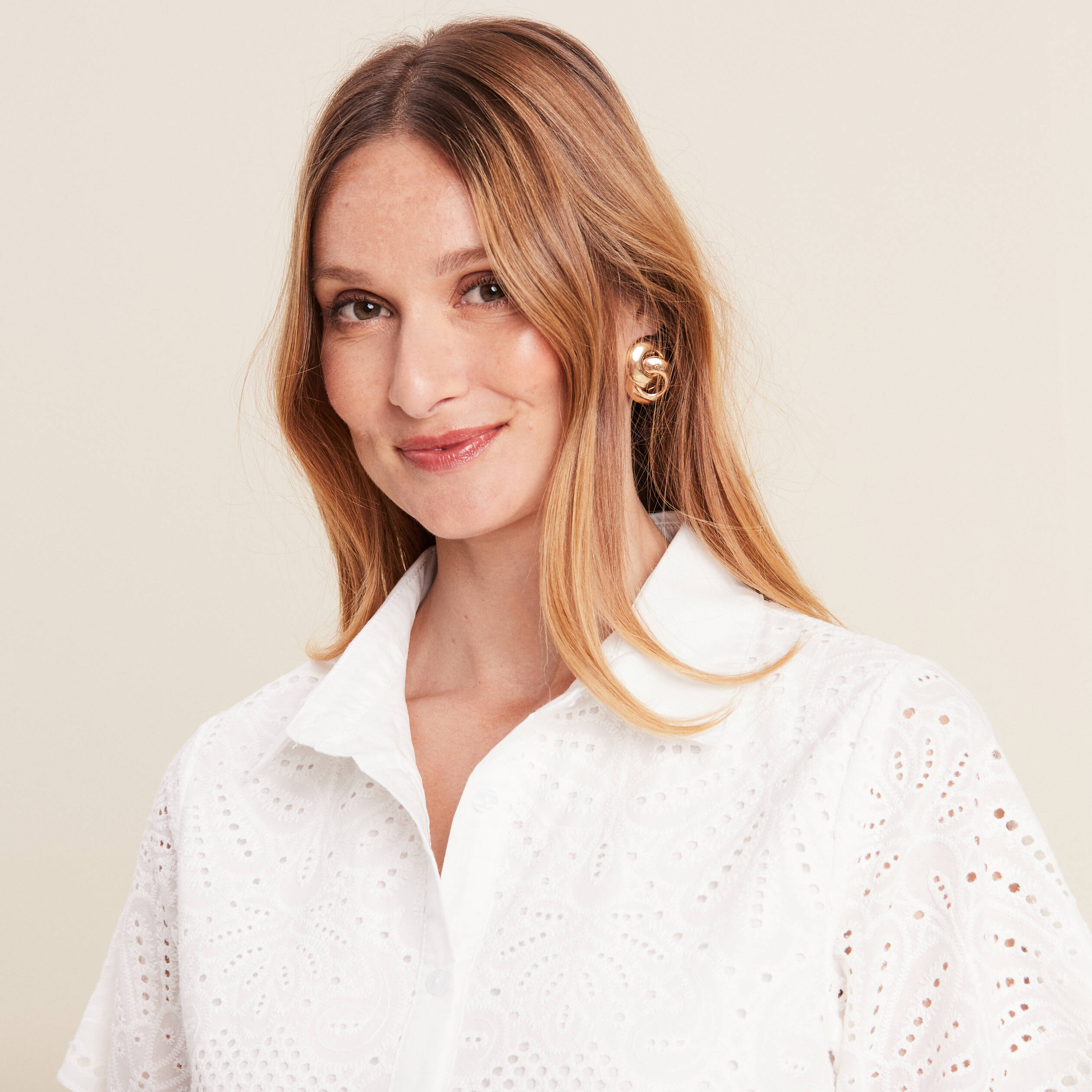Chemise manches courtes brod&eacute;e ecru femme