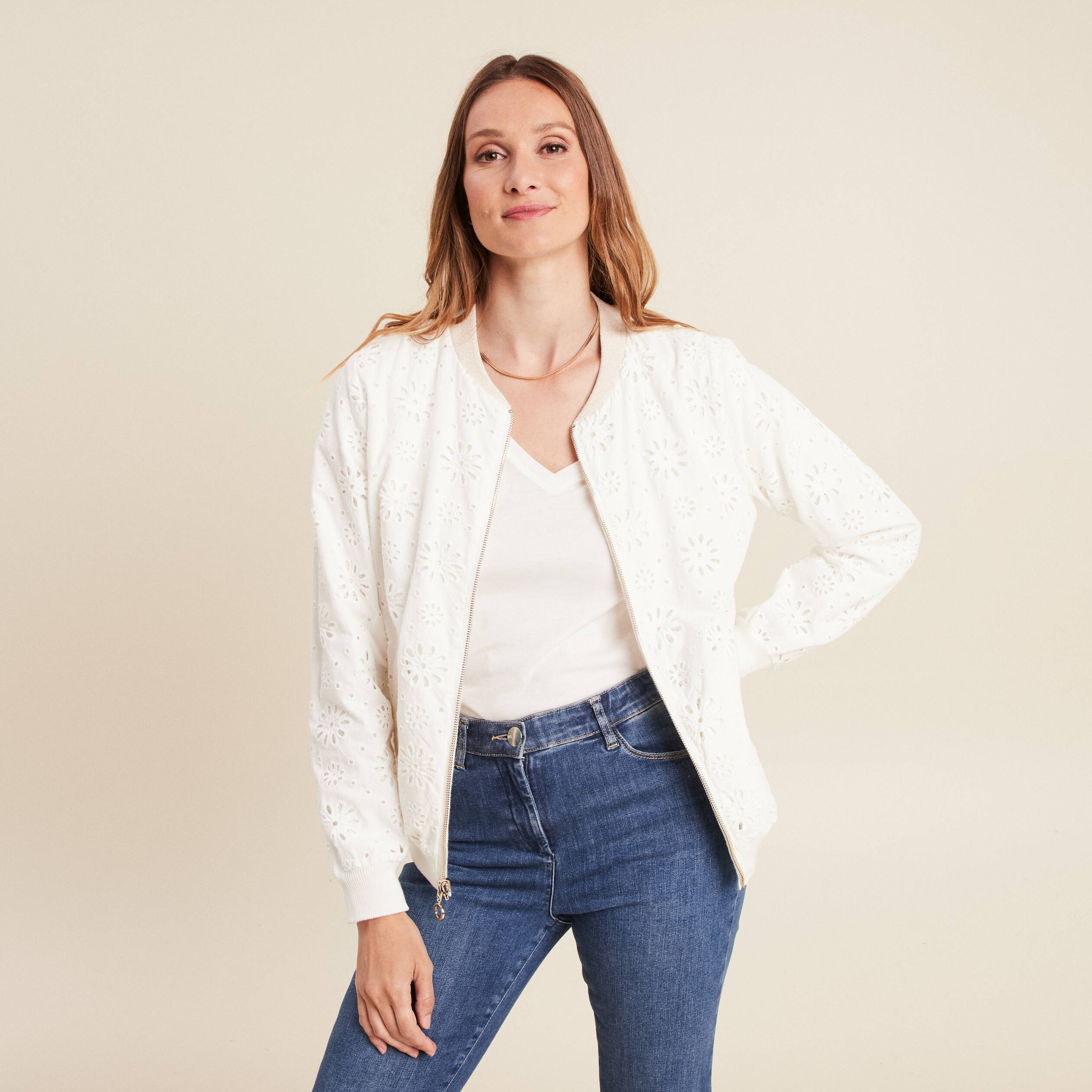 Gilet r&eacute;versible brod&eacute;e ecru femme