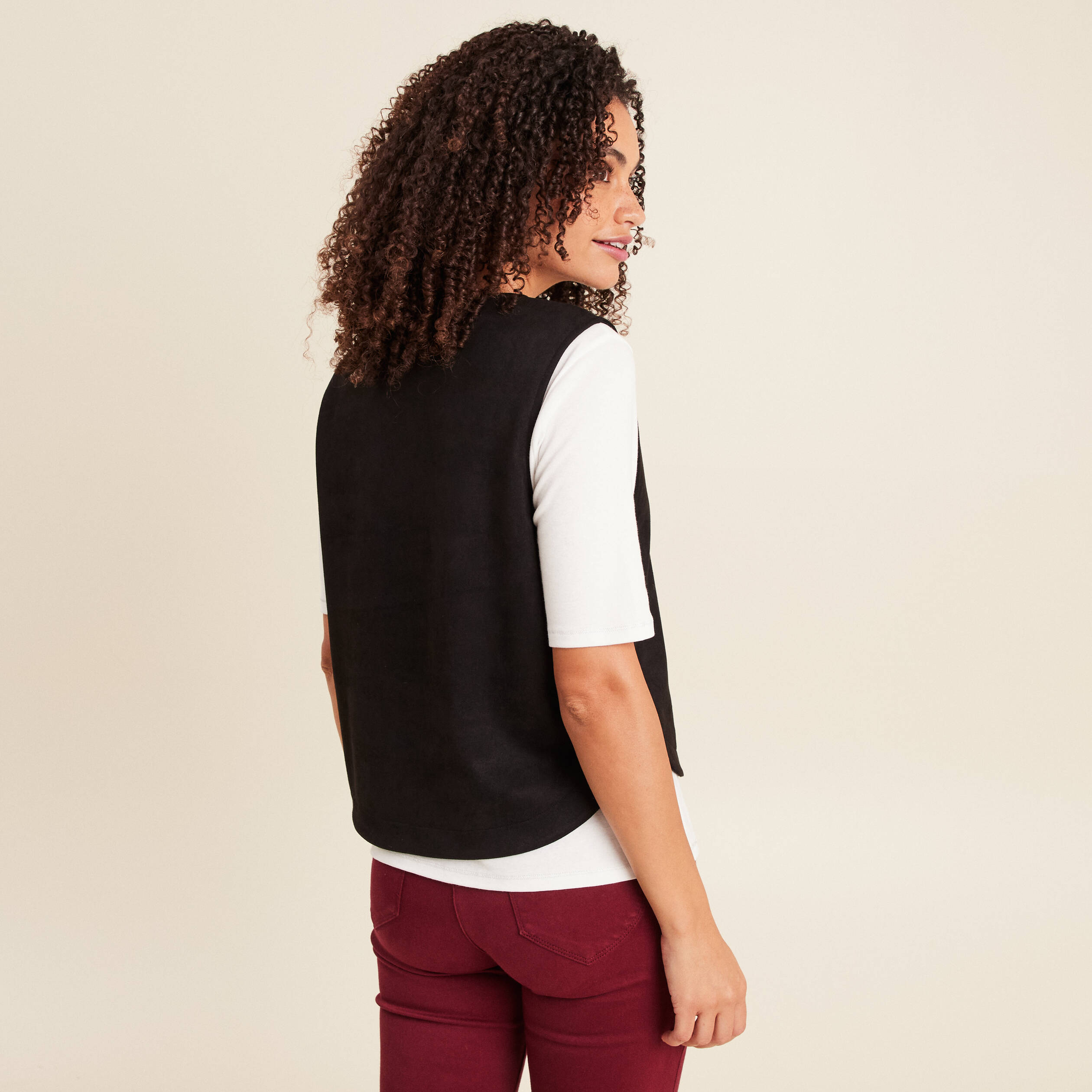 Top cintr&eacute; sans manches col rond noir femme