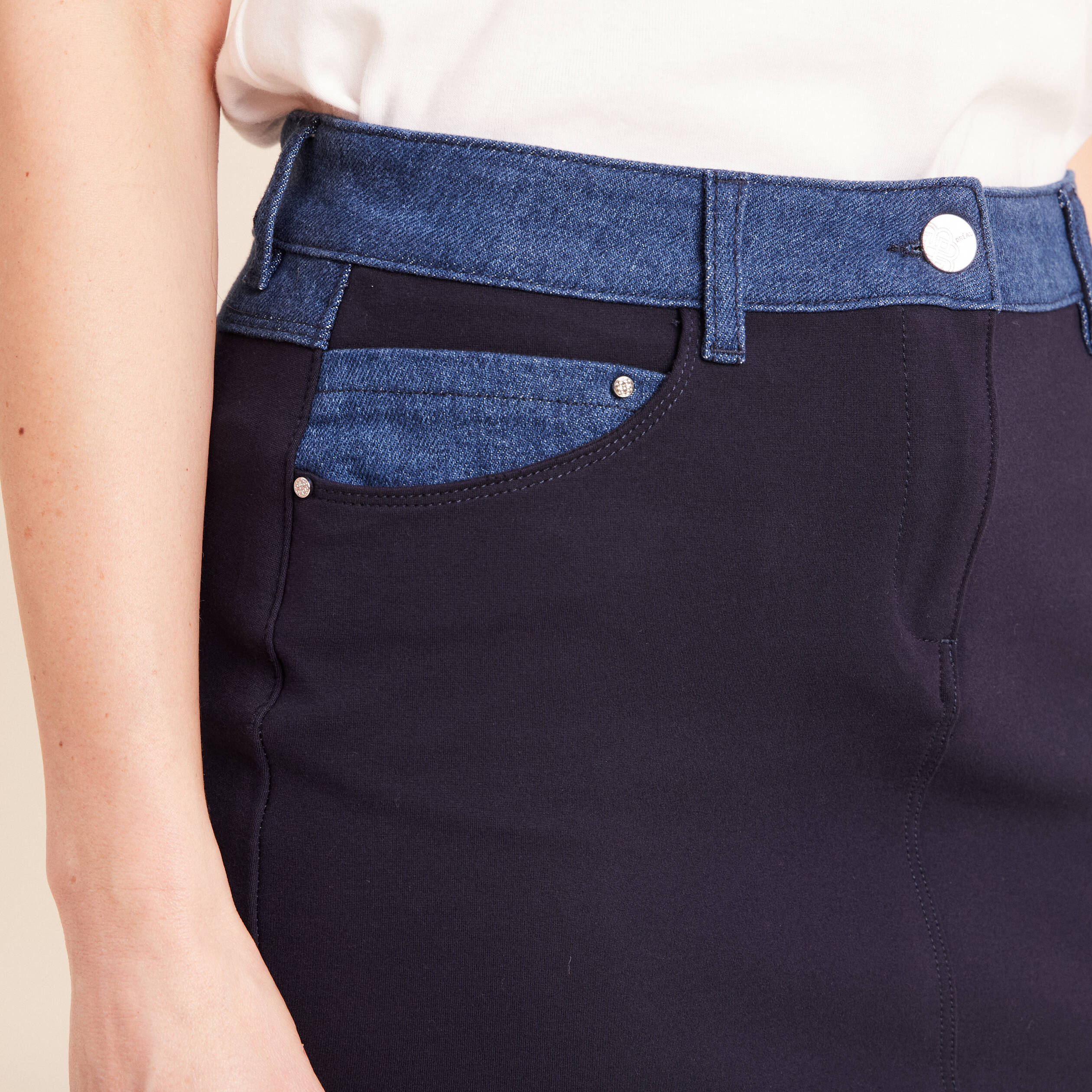 Jupe droite bi-mati&egrave;re bleu fonc&eacute; femme