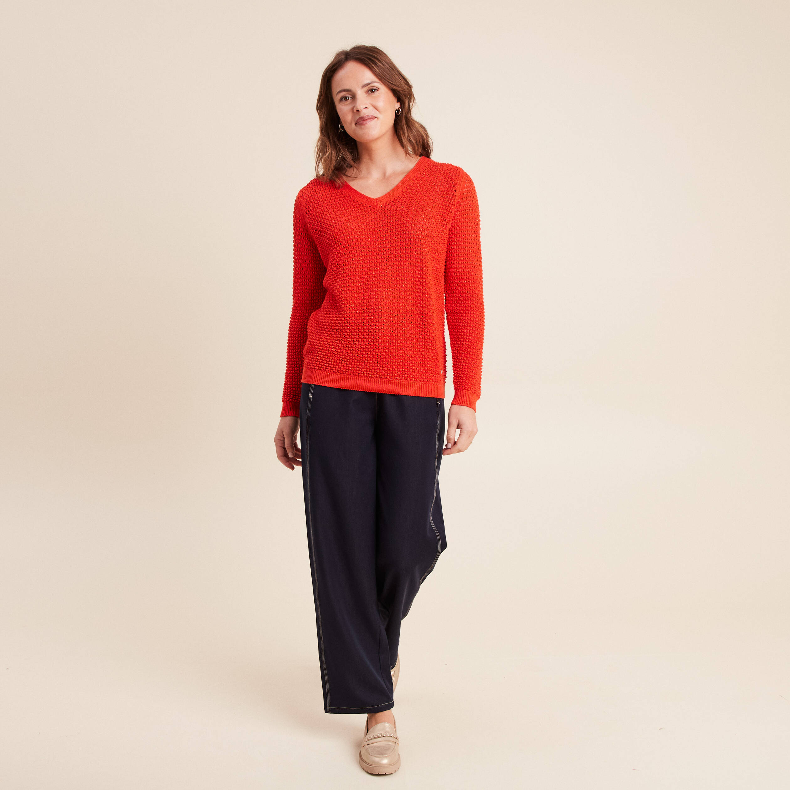 Pull manches longues col en V orange fonc&eacute; femme