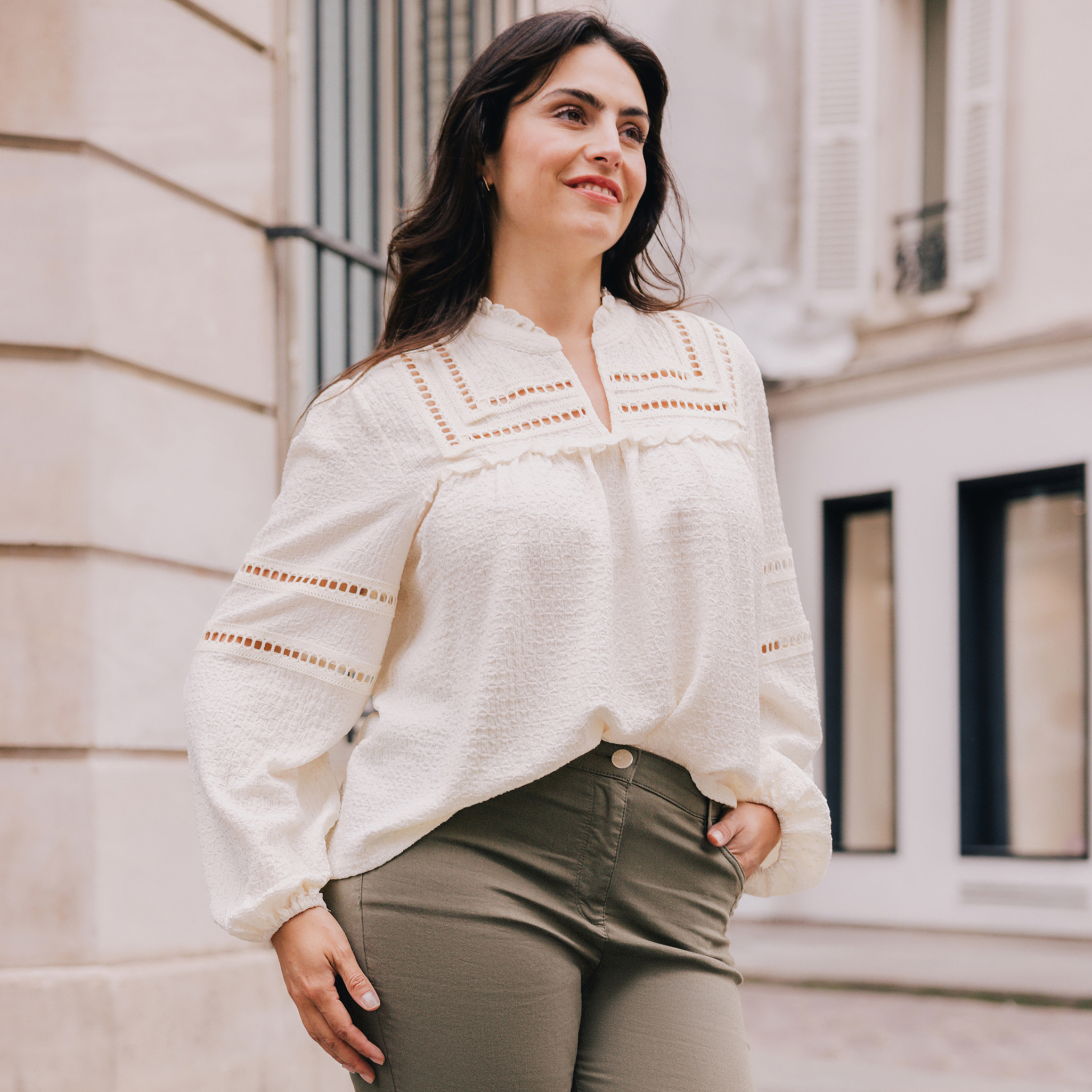 Blouse boh&egrave;me maille cr&ecirc;p&eacute;e ecru femme