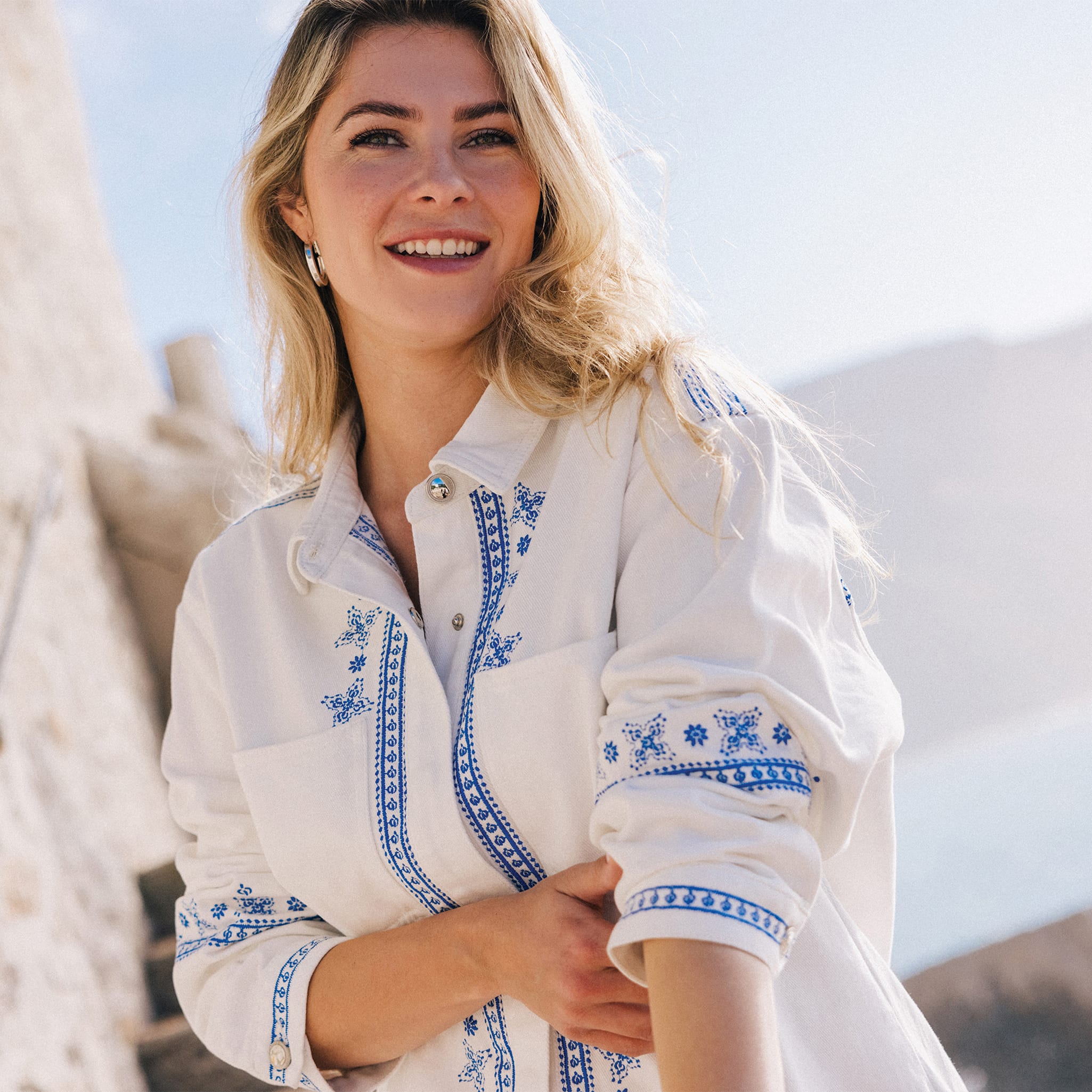 surchemise brodee en jean blanc femme Surchemise brodée en jean blanc femme