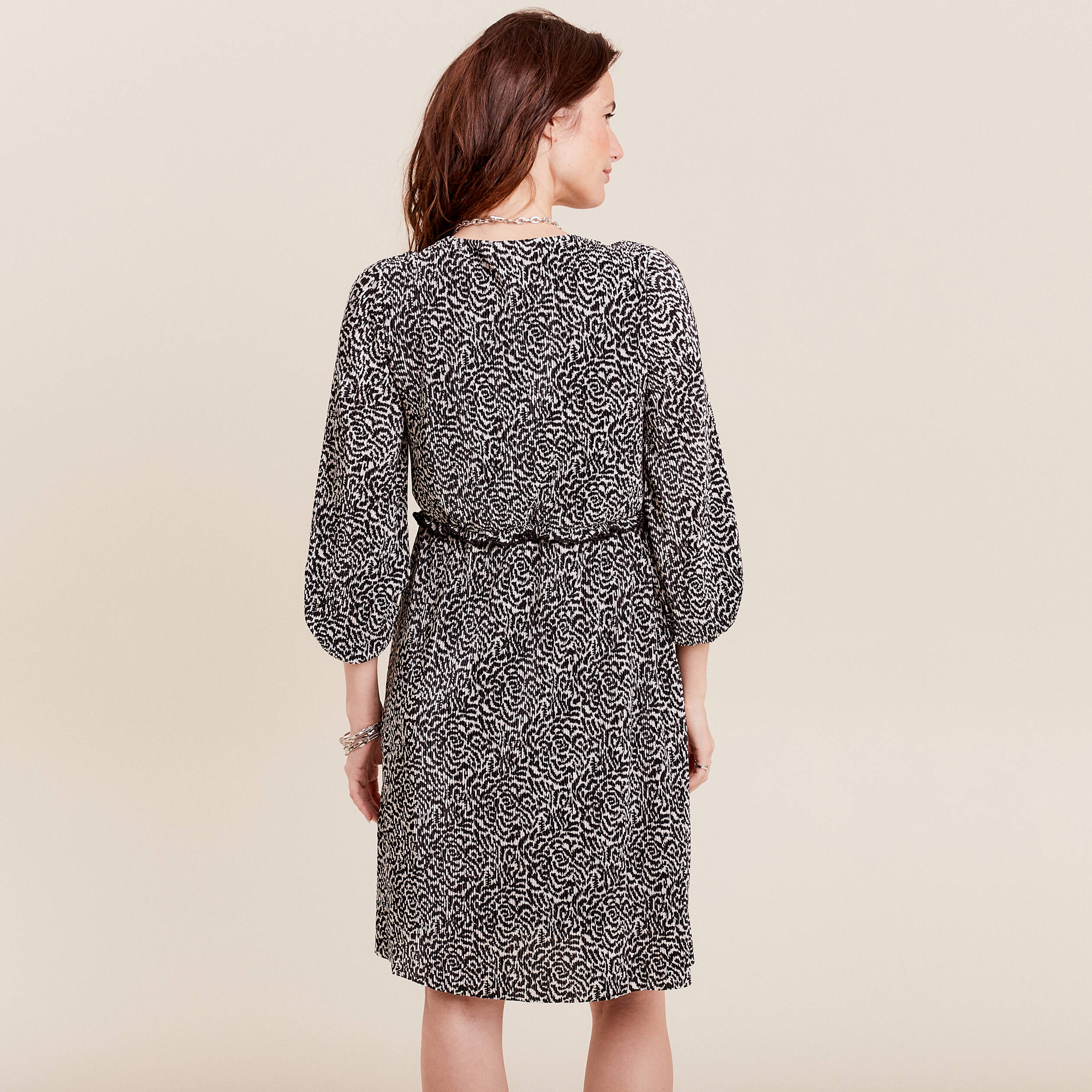 robe evasee plissee noir femme Robe évasée plissée noir femme