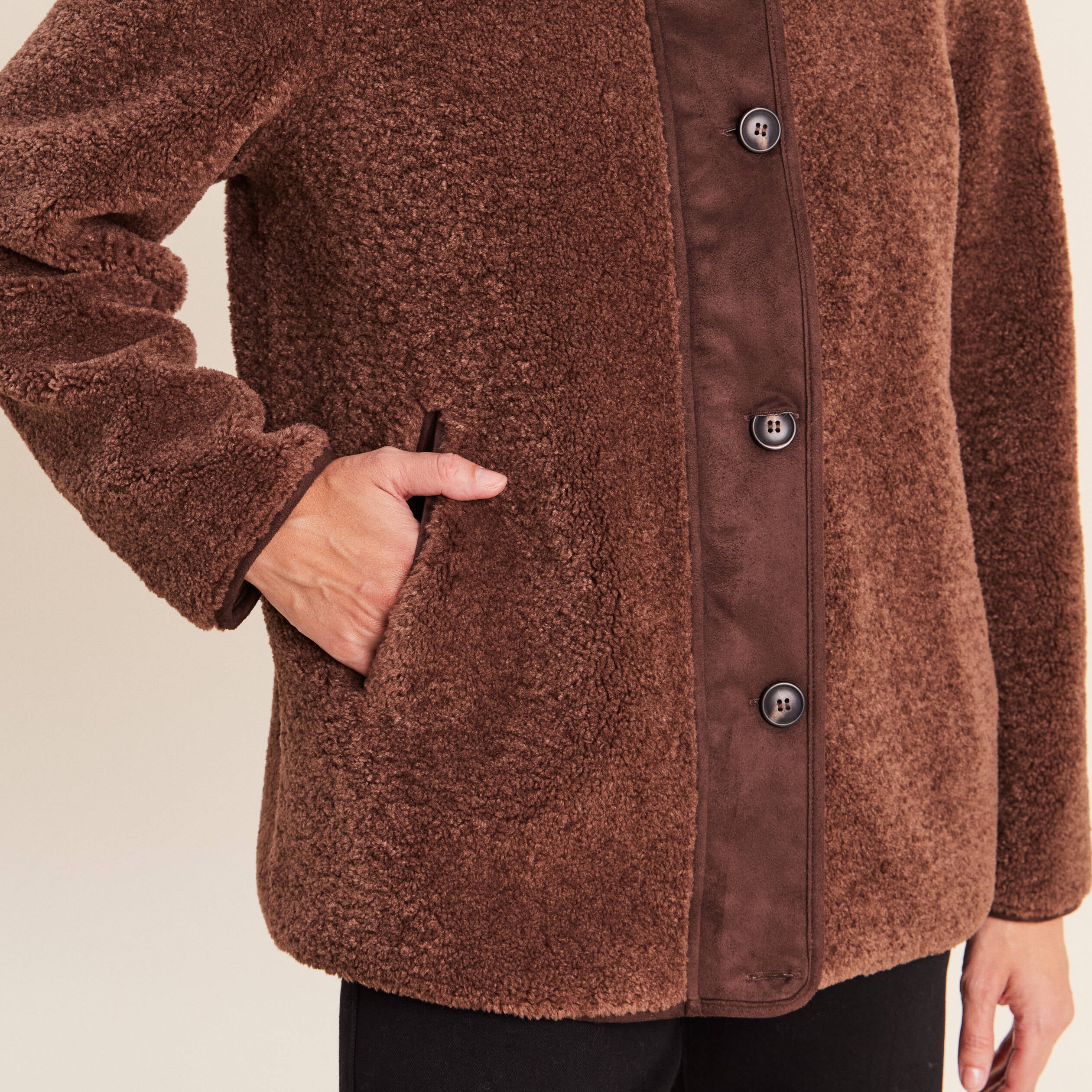 Manteau manches longues col montant marron fonc&eacute; femme