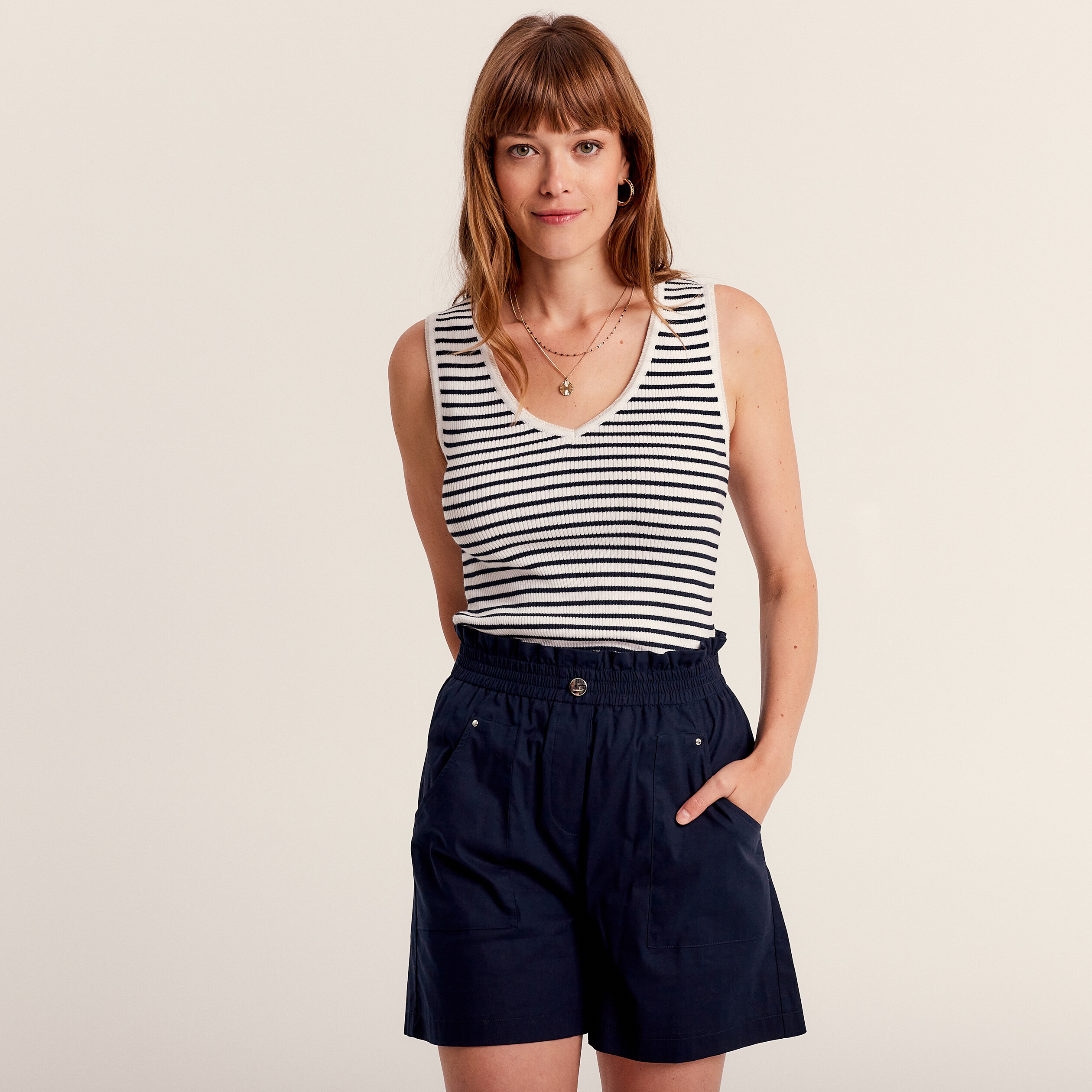 pull debardeur col en v bleu marine femme Pull débardeur col en V bleu marine femme