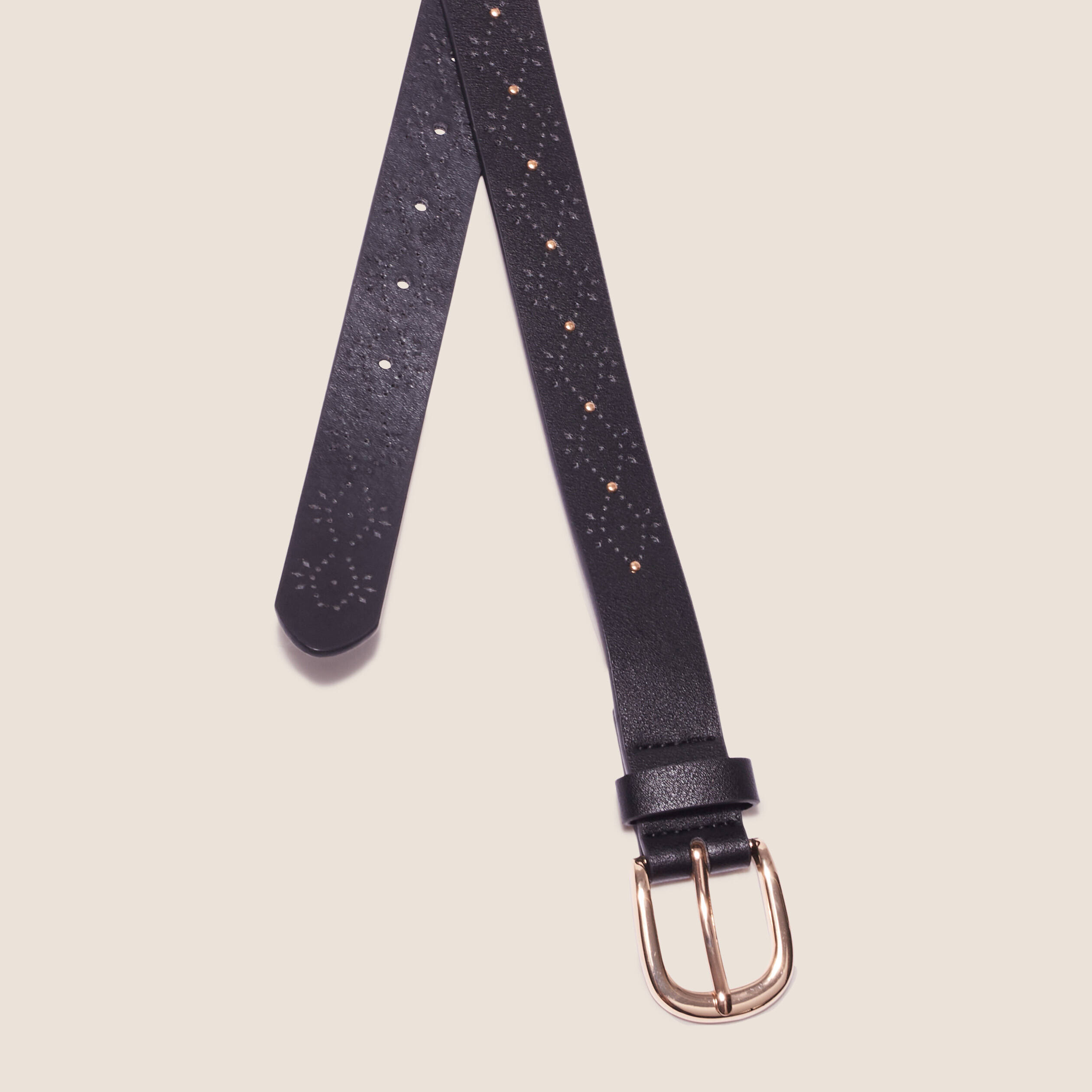 Ceinture perfor&eacute;e et clout&eacute;e noir femme