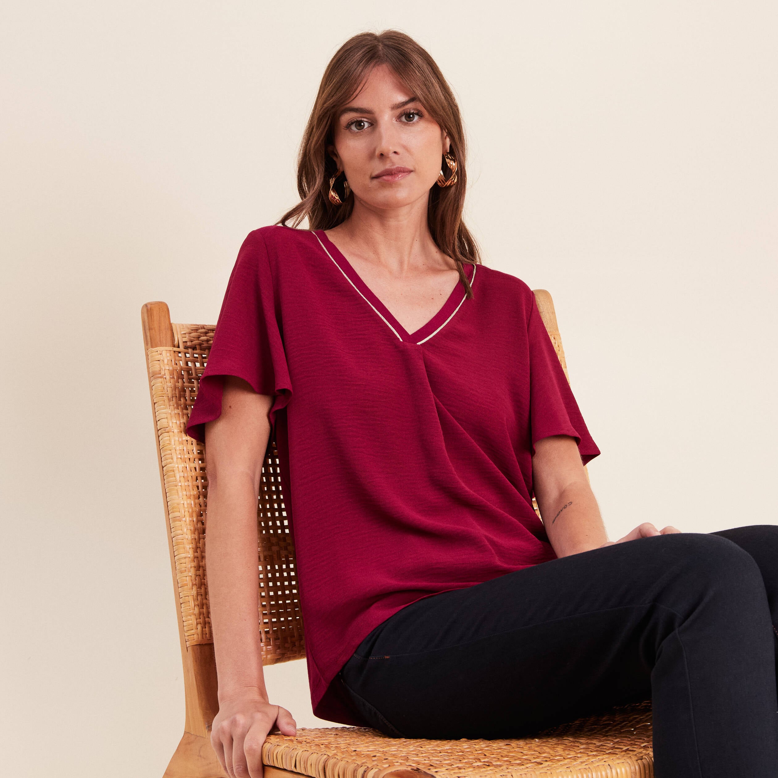 T-shirt bi-mati&egrave;re manches courtes rouge fonc&eacute; femme
