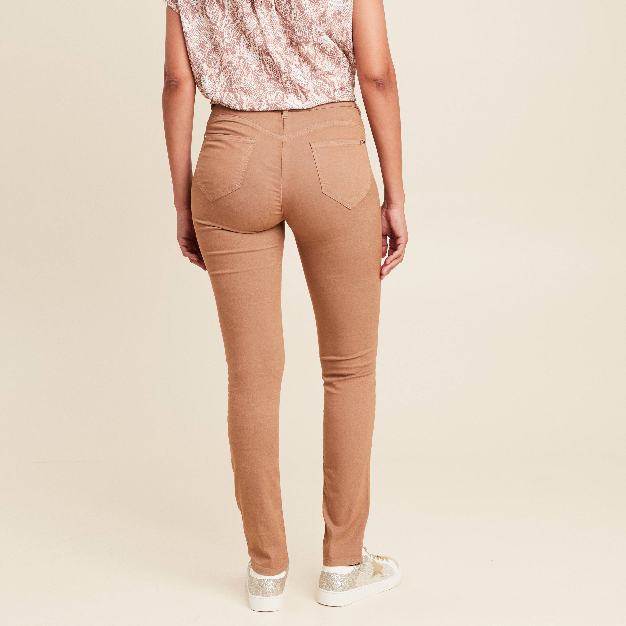 Pantalon magique Le L&eacute;ger coupe ajust&eacute;e marron femme
