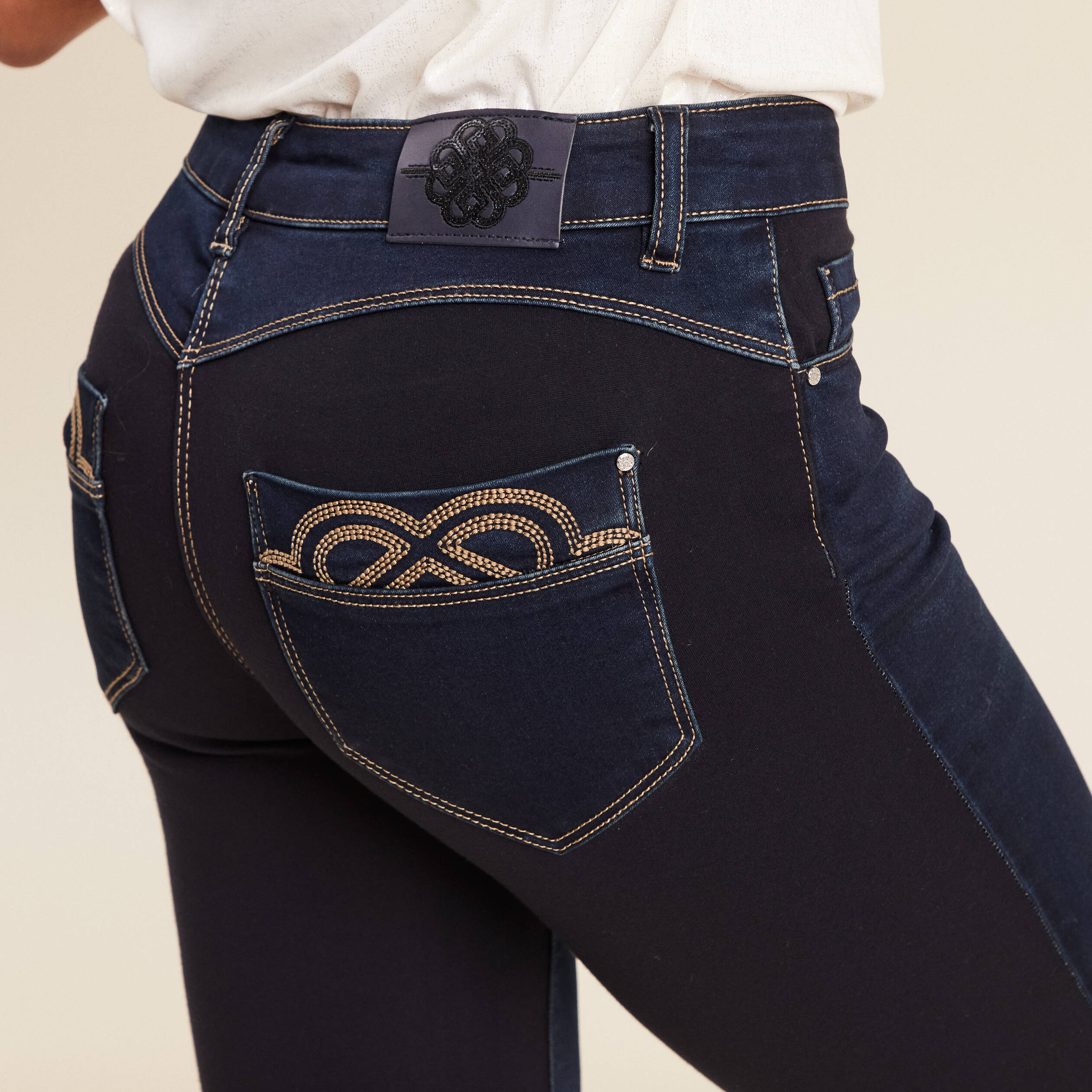 jean ajuste 78eme effet bi matiere denim brut femme Jean ajusté 7/8ème effet bi-matière denim brut femme