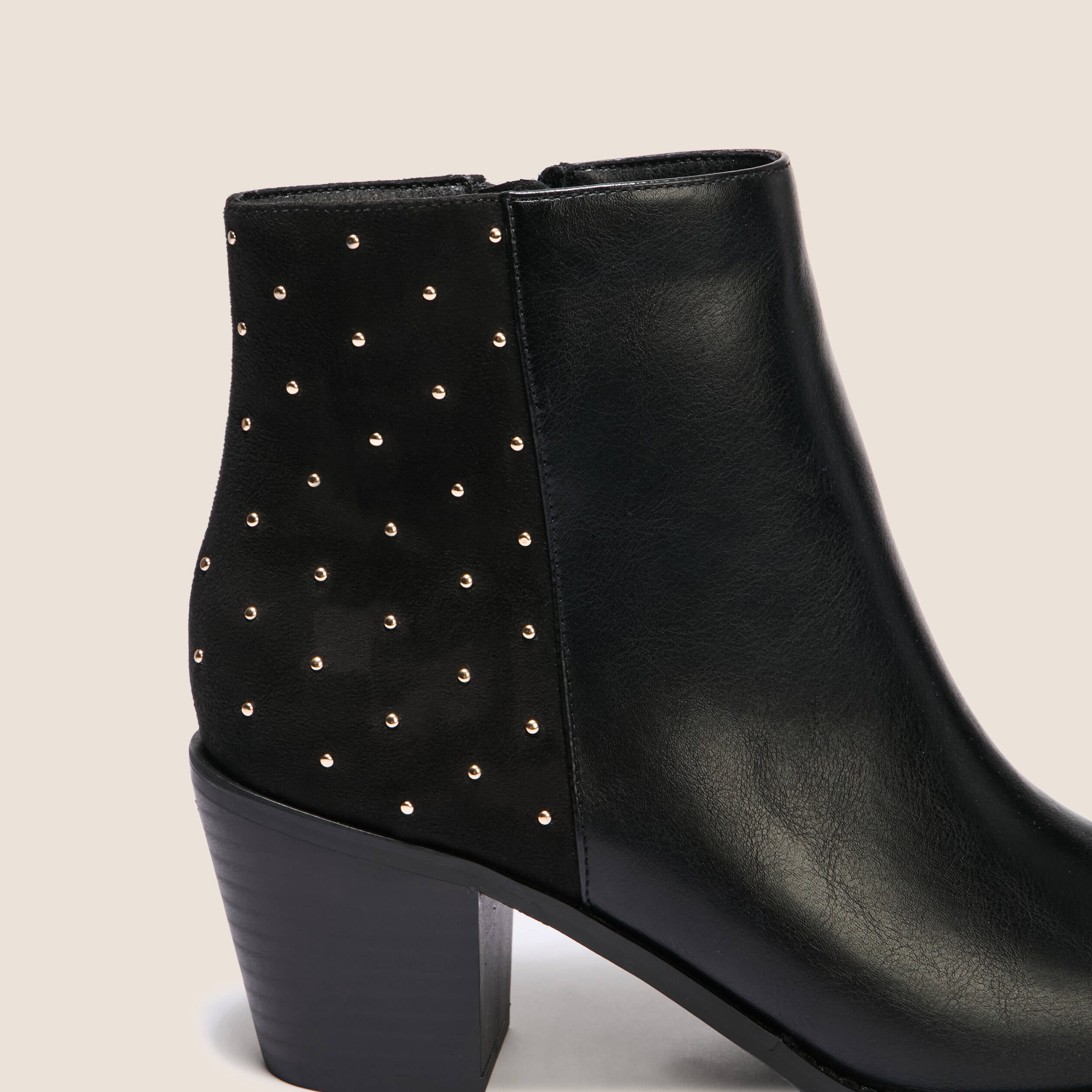 Bottines &agrave; talon d&eacute;tails clout&eacute;s noir femme
