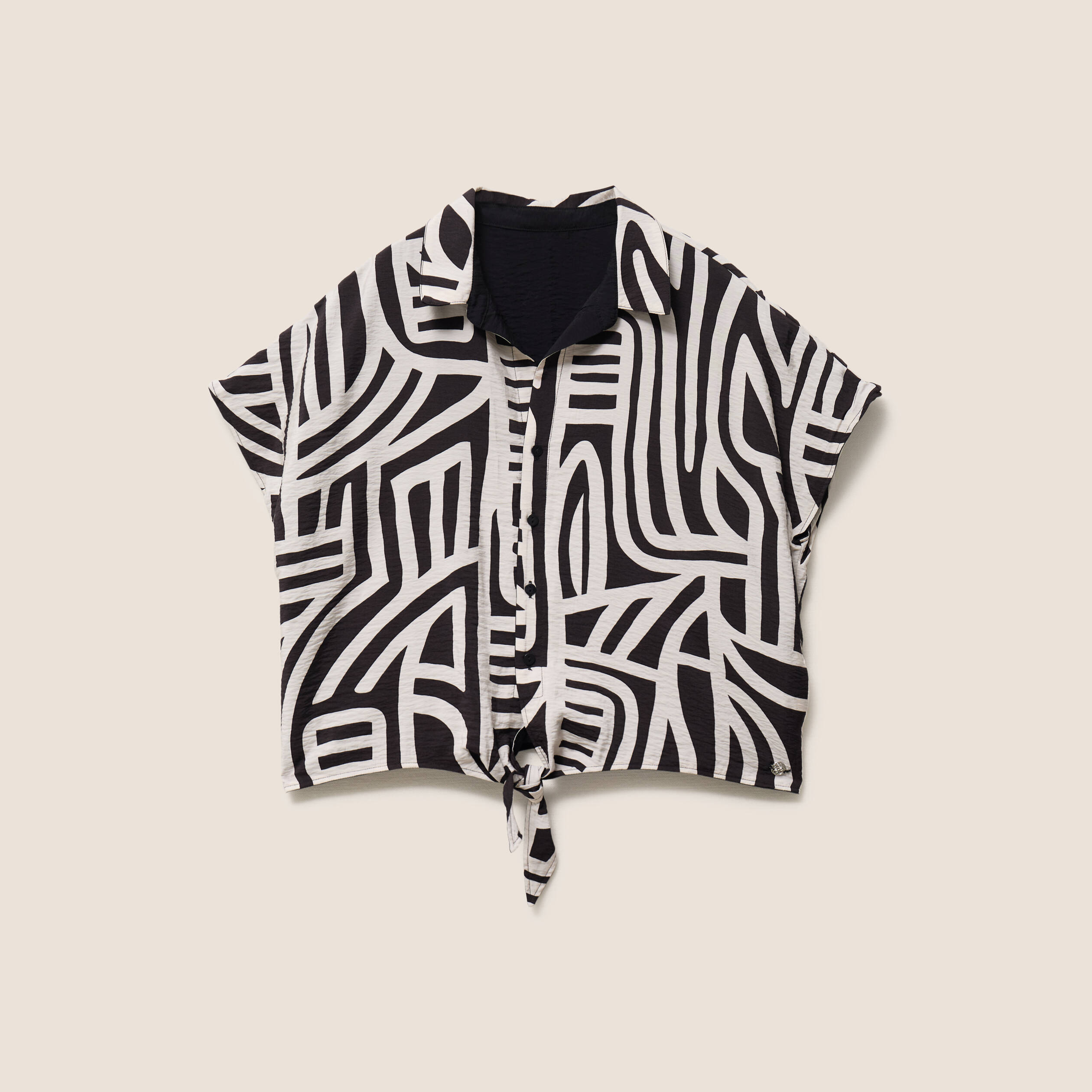 Chemise r&eacute;versible ample manches courtes noir femme