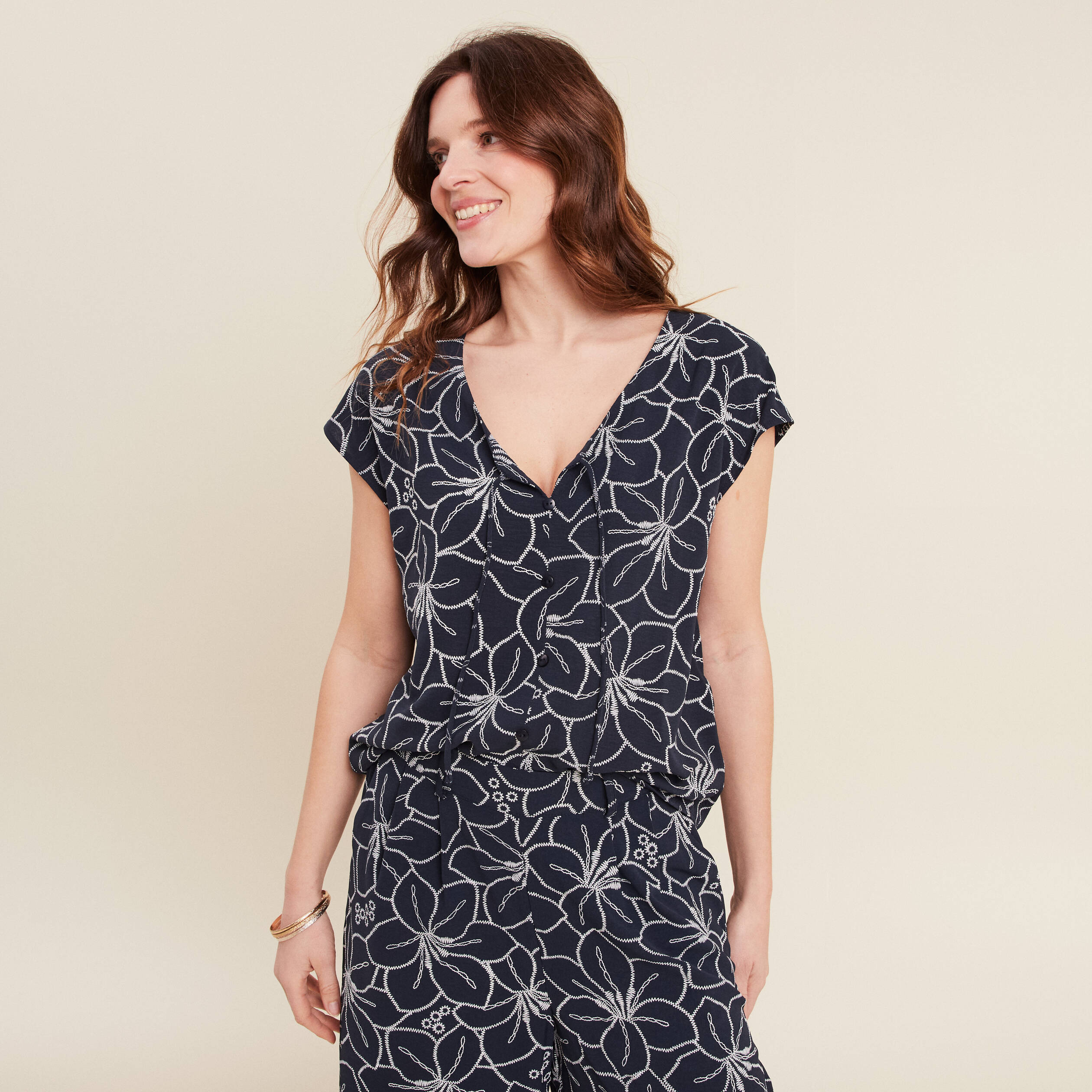 blouse manches courtes bleu fonce femme Blouse manches courtes bleu foncé femme