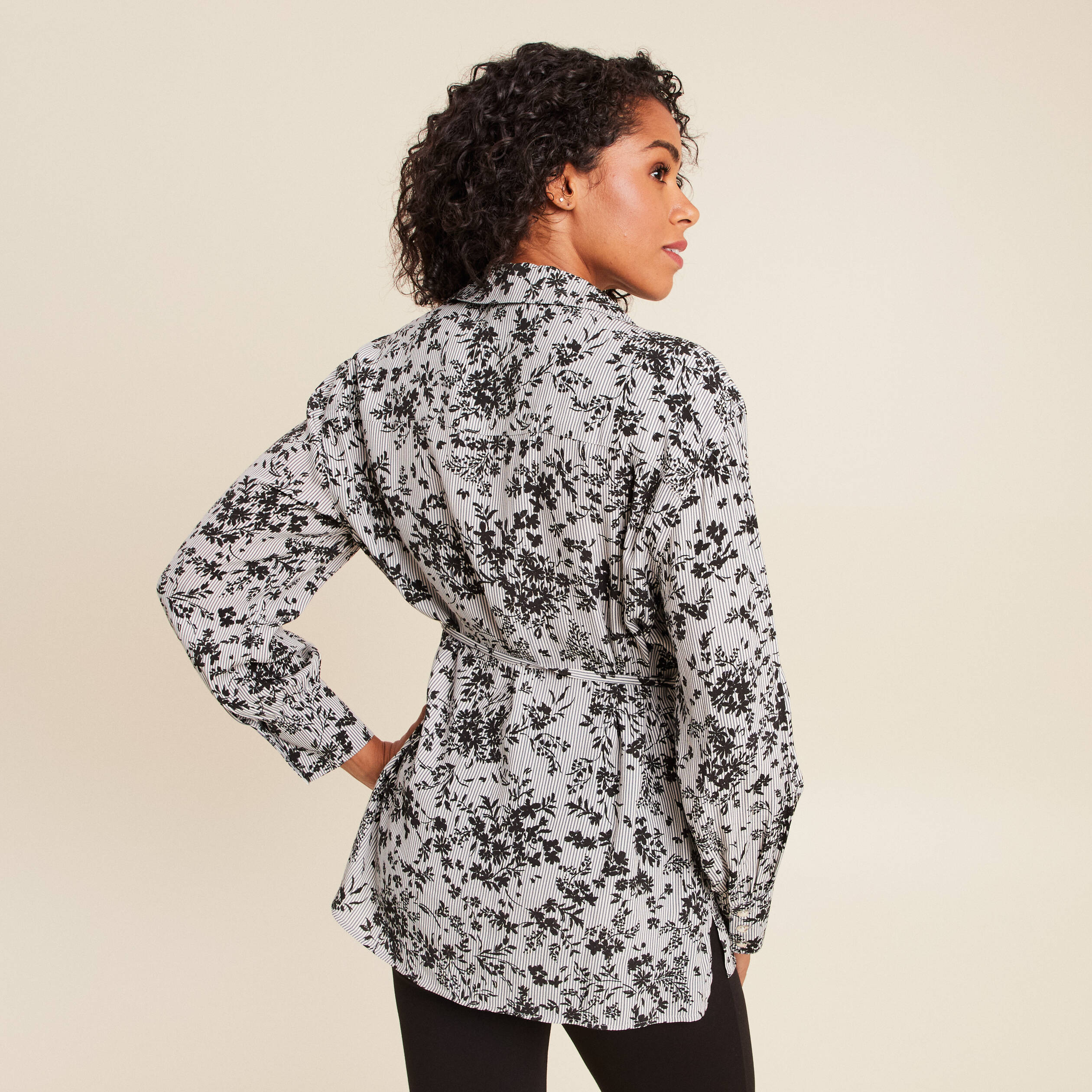 Tunique ceintur&eacute;e col chemise fluide noir femme