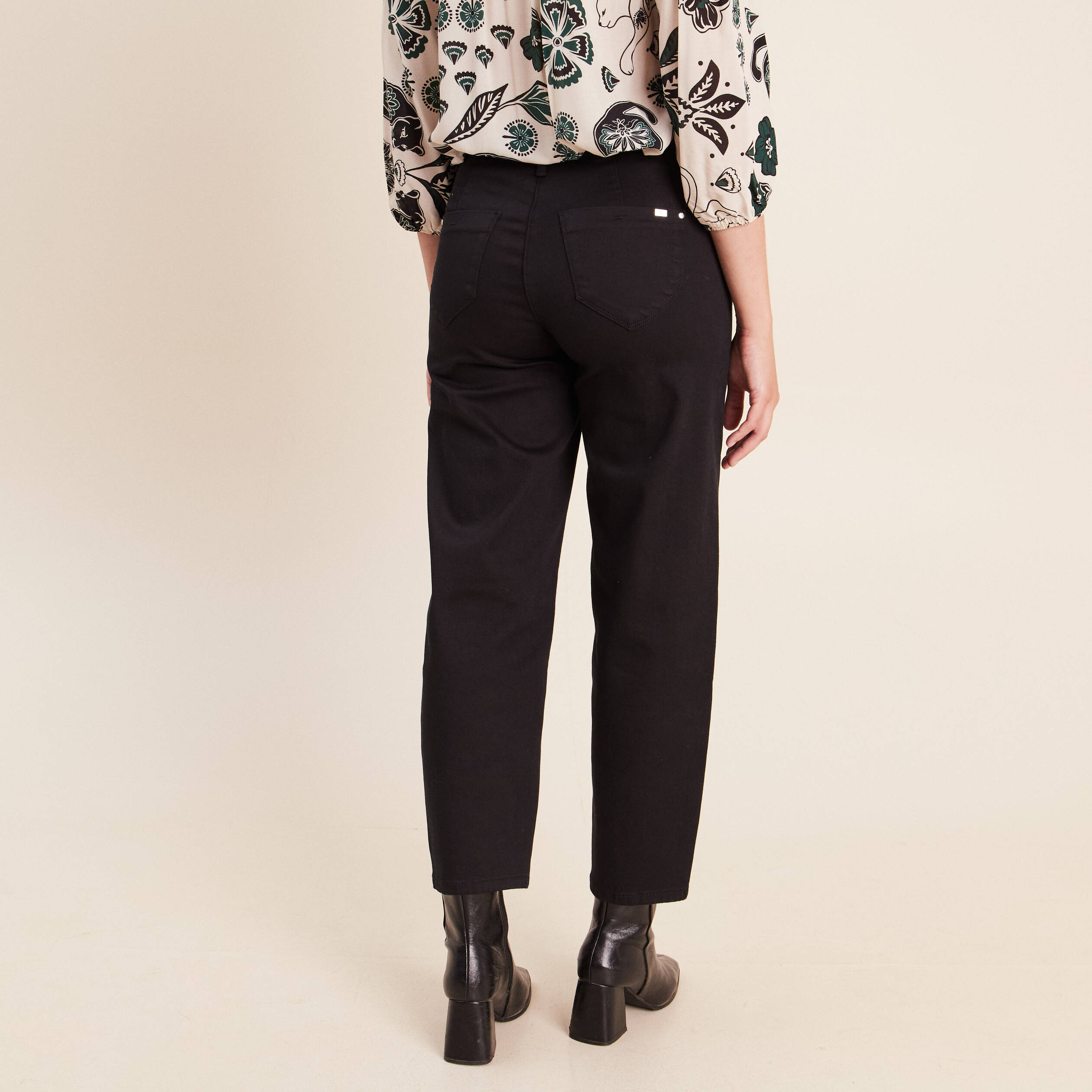 Pantalon magique coupe barrel l'Unique noir femme