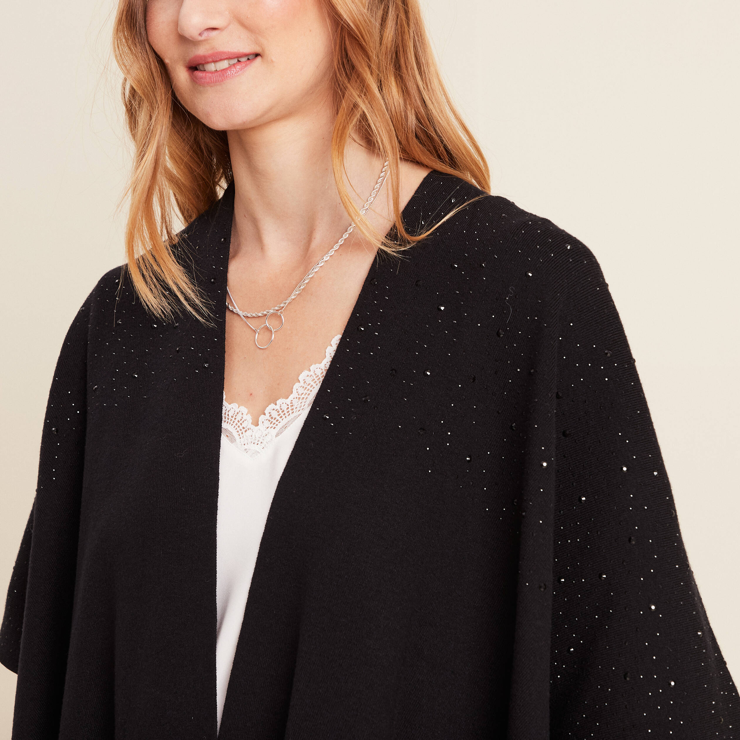poncho mi long avec strass noir femme Poncho mi-long avec strass noir femme
