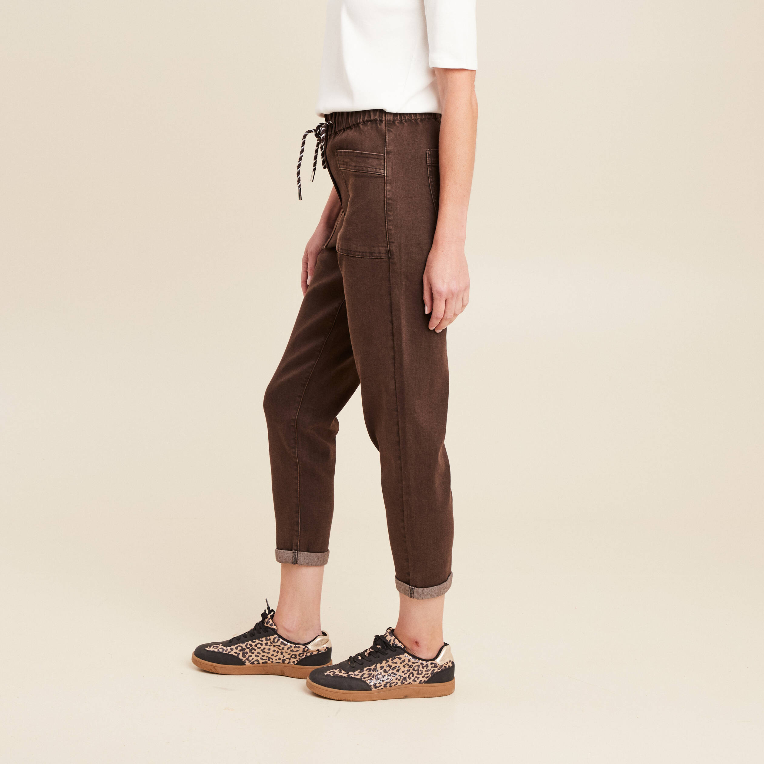 Jean large à coulisse marron foncé femme