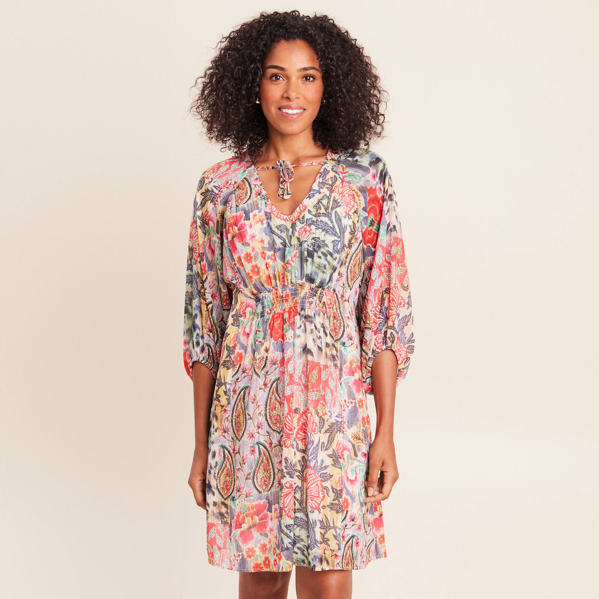Robe courte &eacute;vas&eacute;e col v manches 3/4 multicolore femme