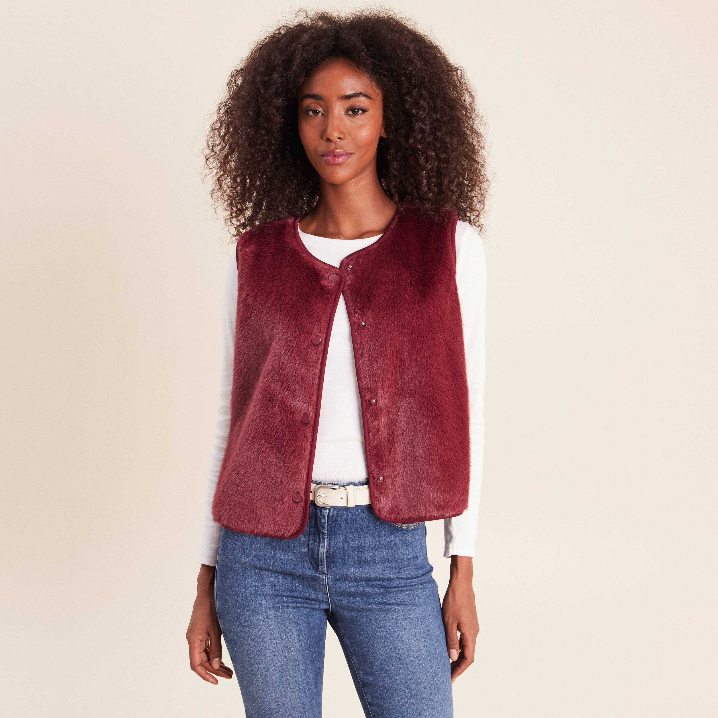 Gilet droit sans manches fausse fourrure bordeaux femme