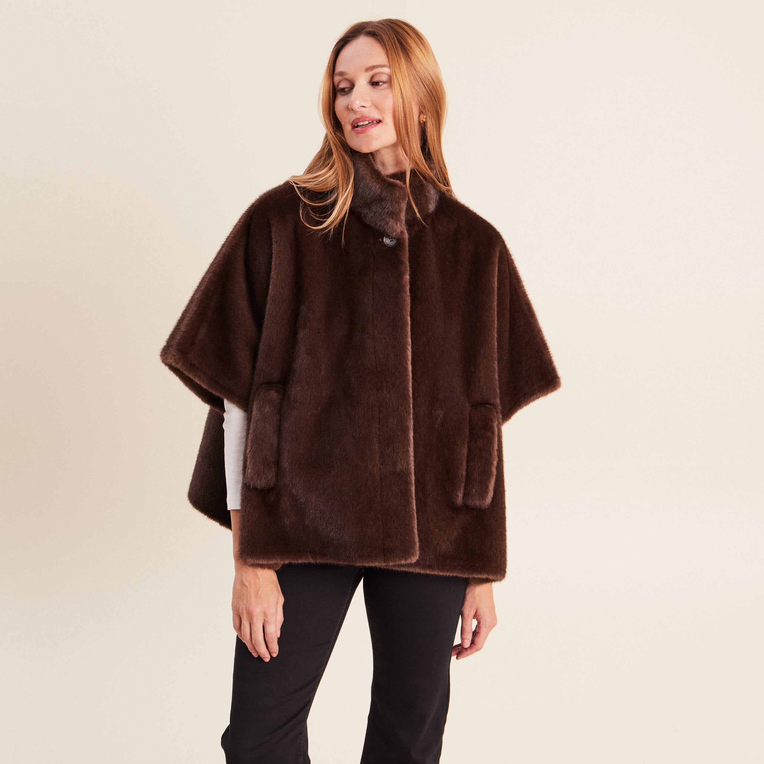 Poncho cape doubl&eacute; marron fonc&eacute; femme