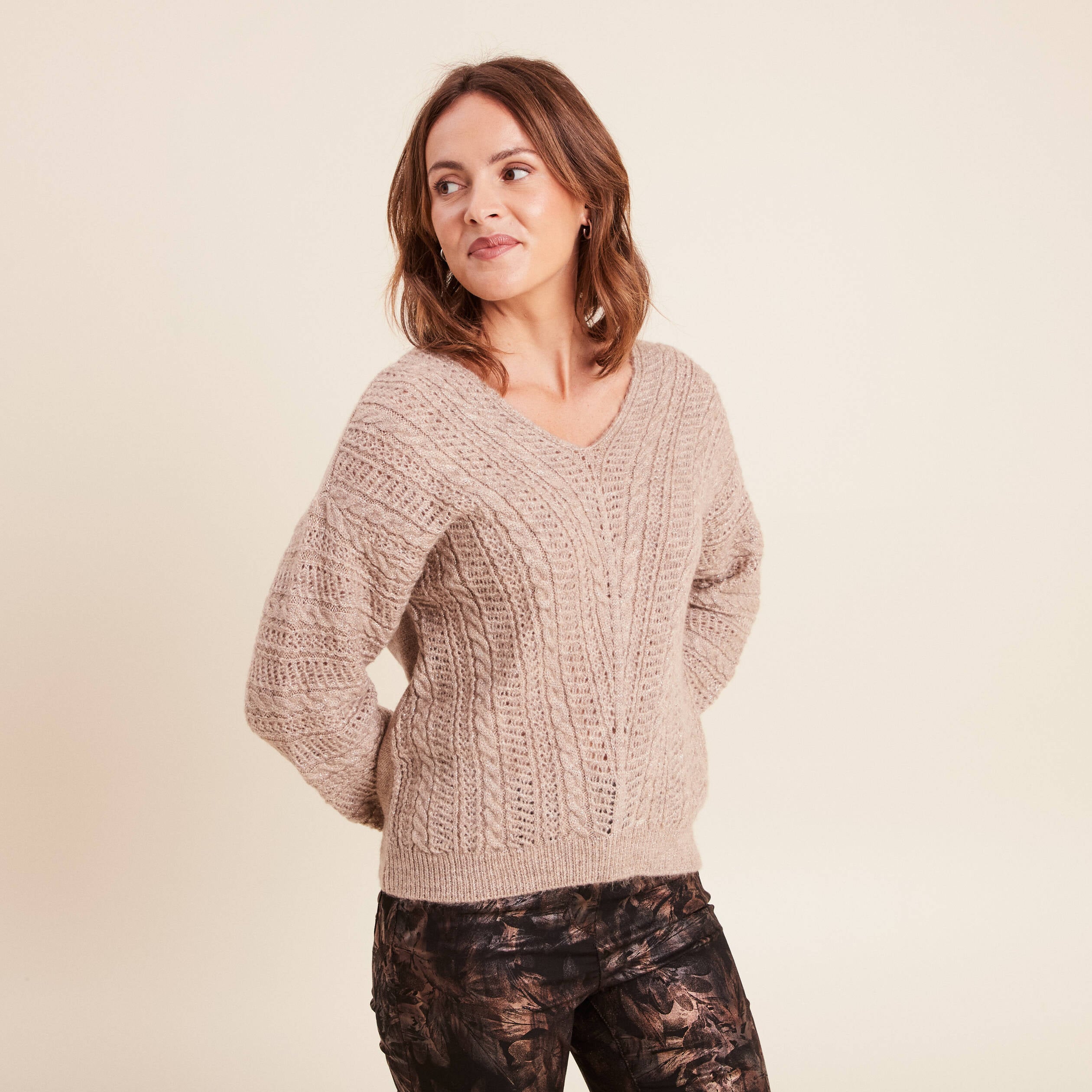 Pull col V manches longues taupe femme