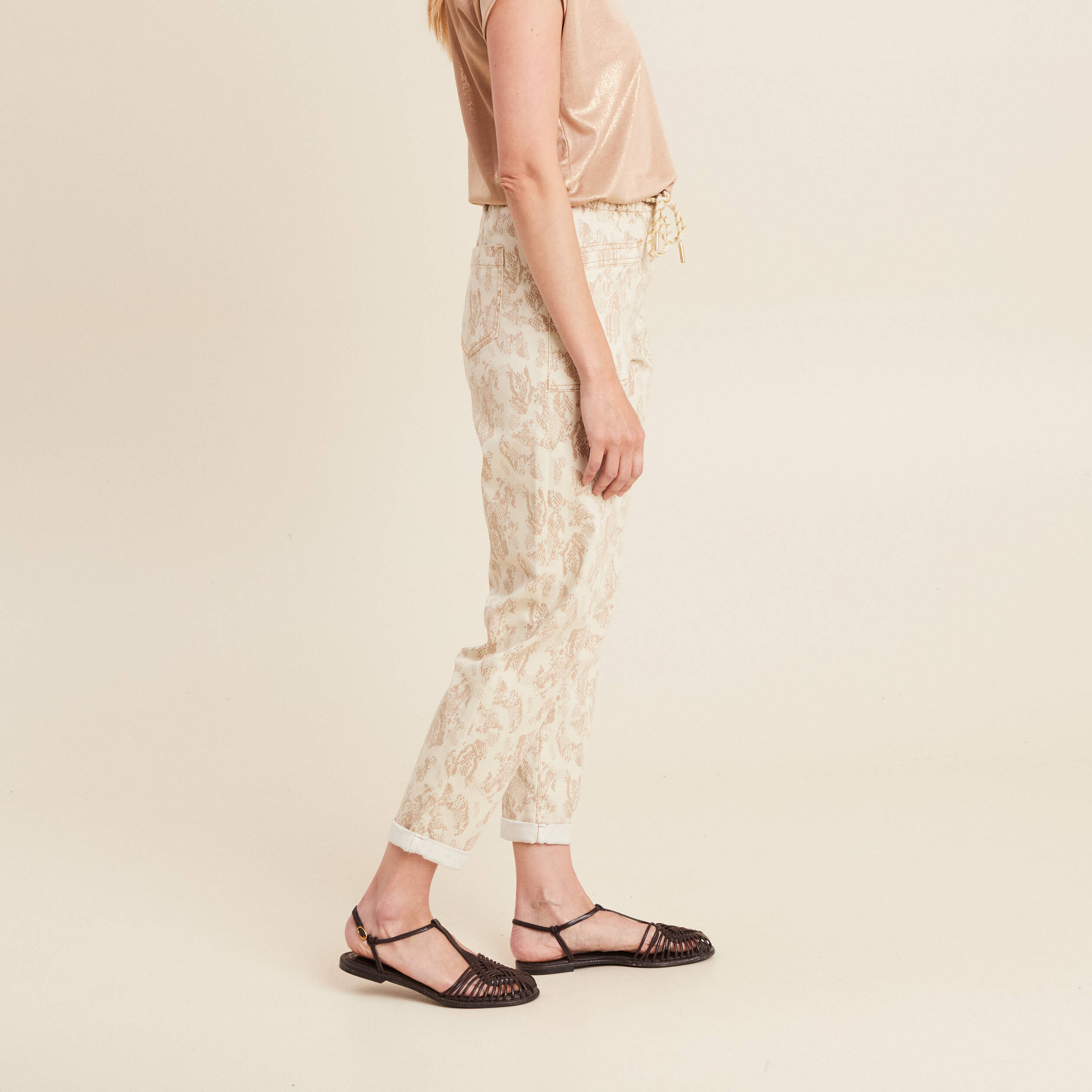 Pantalon coupe mom 7/8&egrave;me beige femme