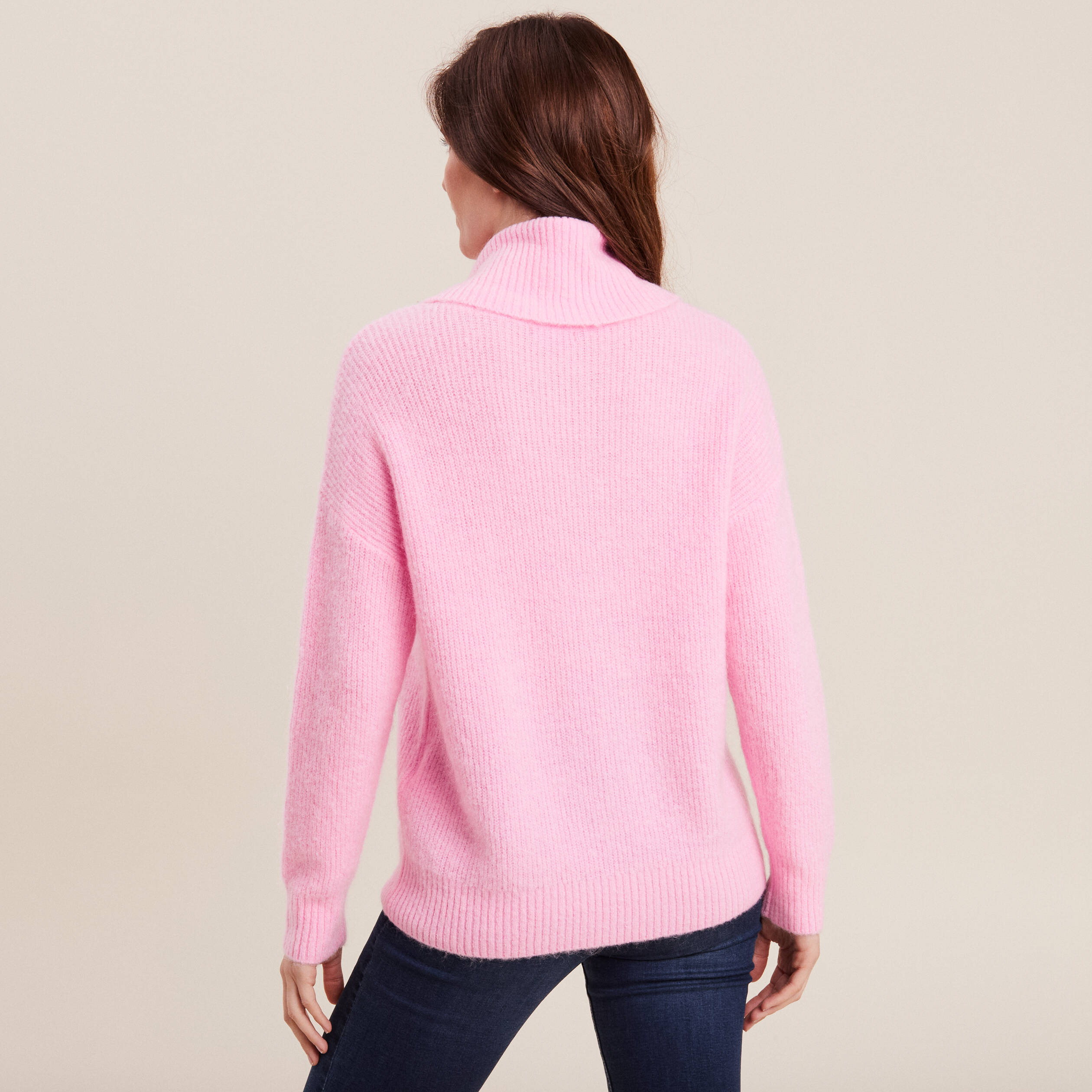 Pull manches longues col roulé rose vif femme