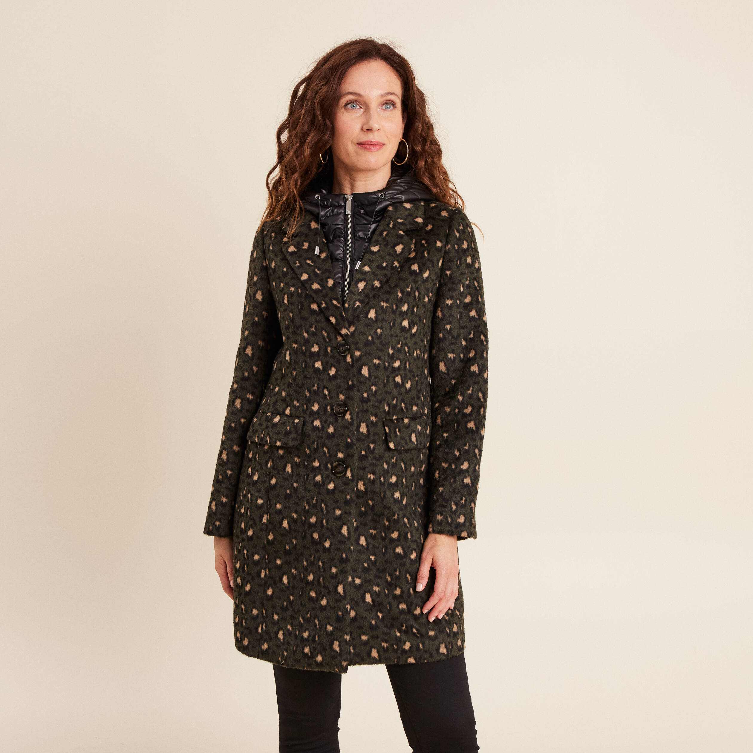 Manteau 2 en 1 ajust&eacute; &agrave; capuche amovible vert kaki femme