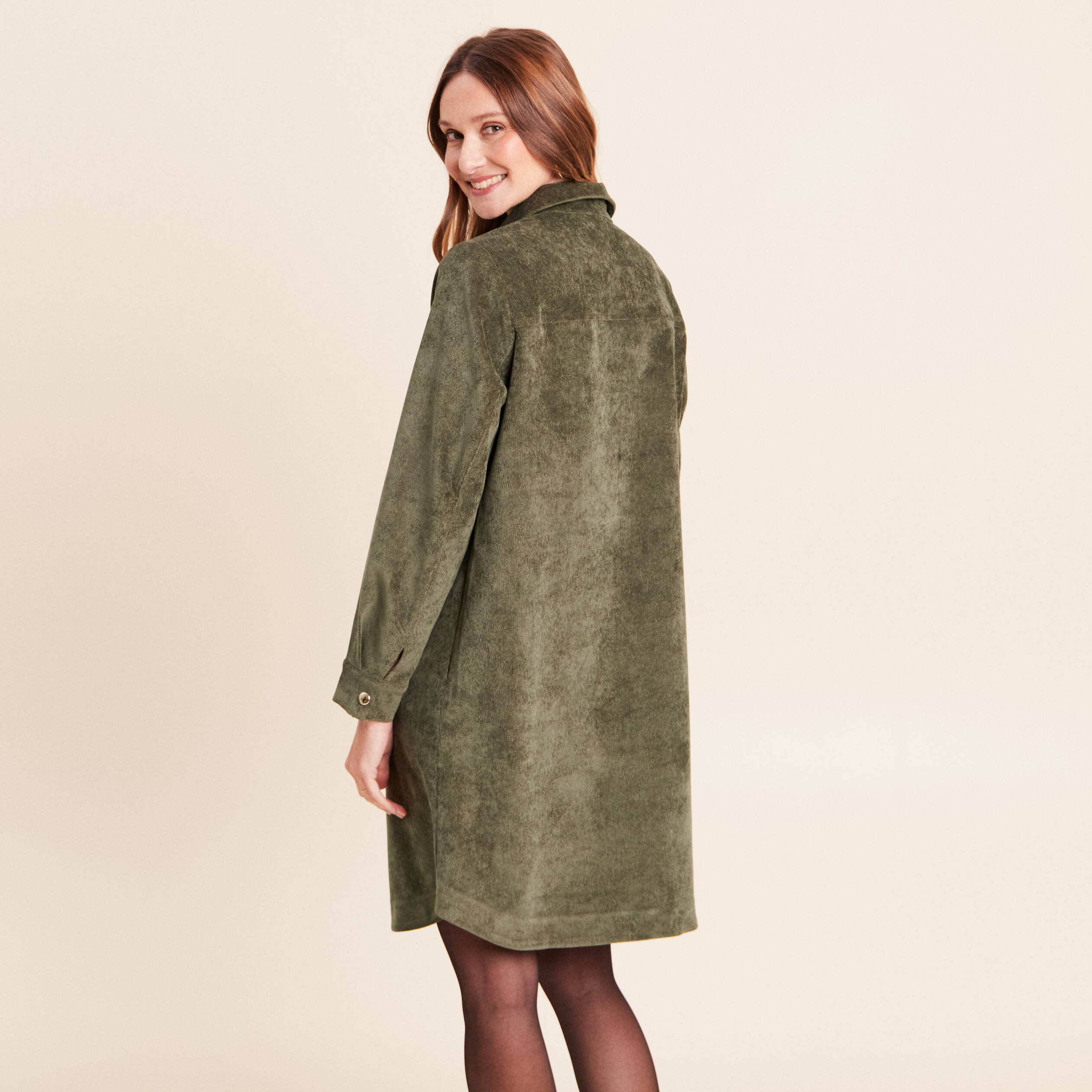 Robe droite courte velours col chemise vert kaki femme