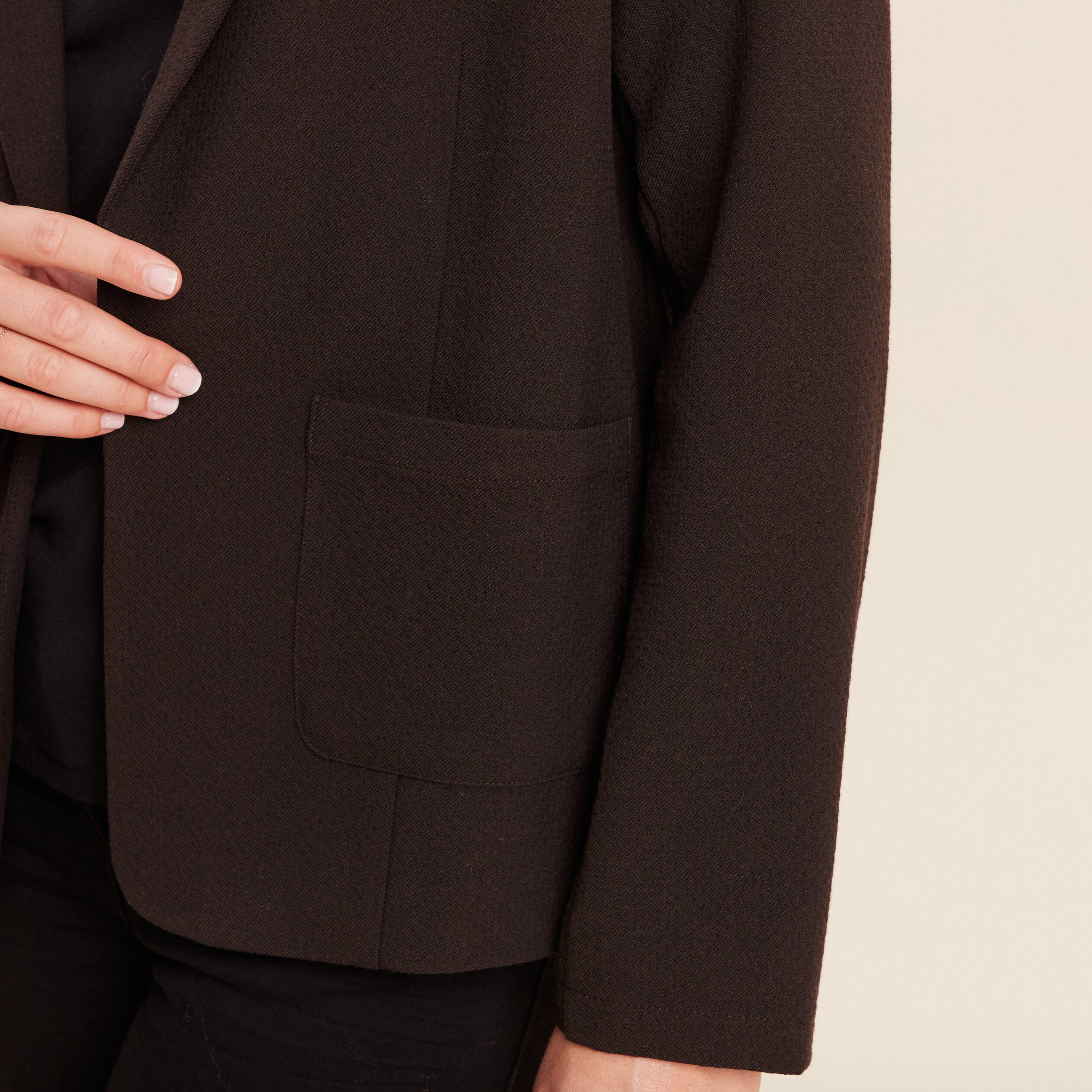 Veste tailleur cintr&eacute;e marron fonc&eacute; femme