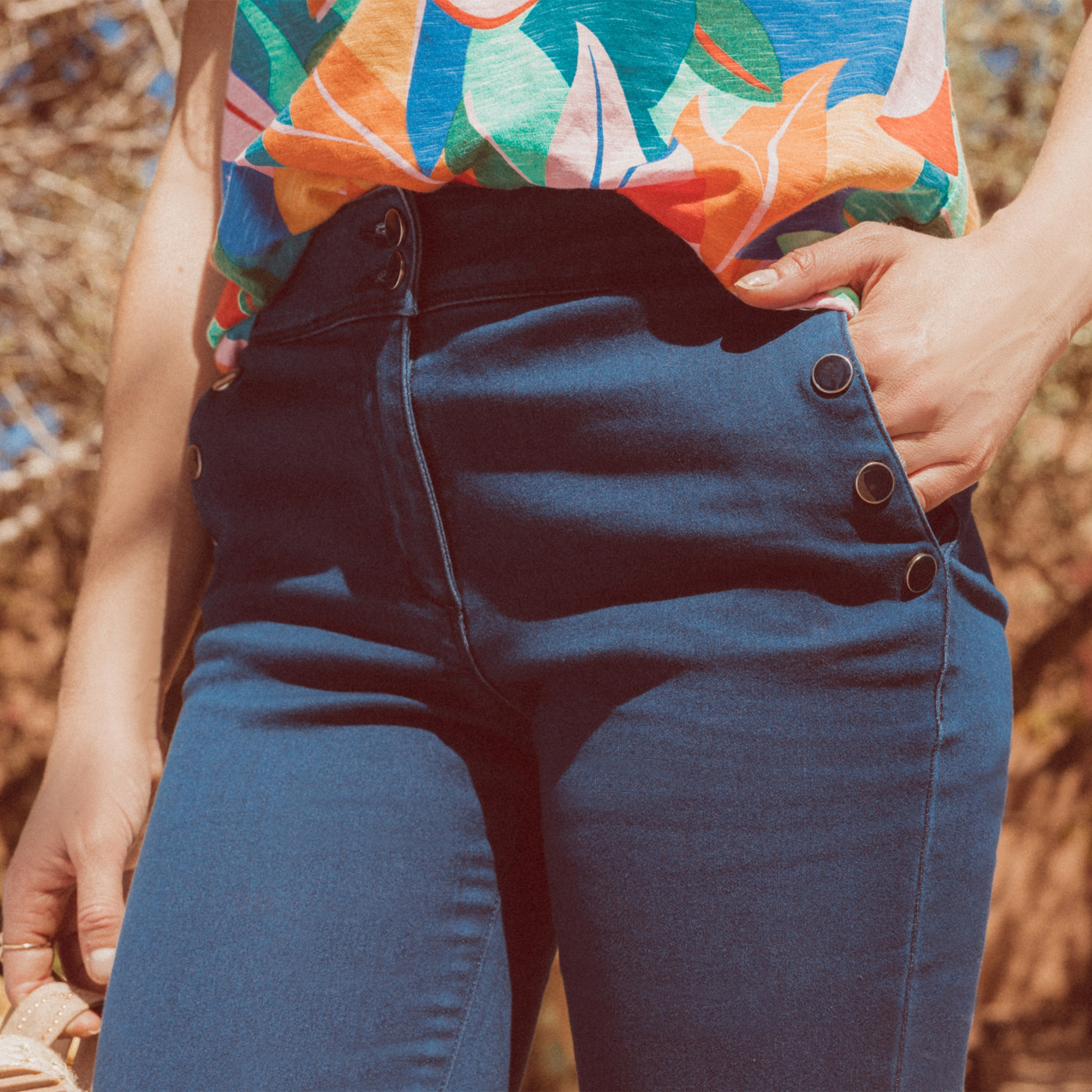 pantacourt ajuste en jean denim brut femme Pantacourt ajusté en jean denim brut femme