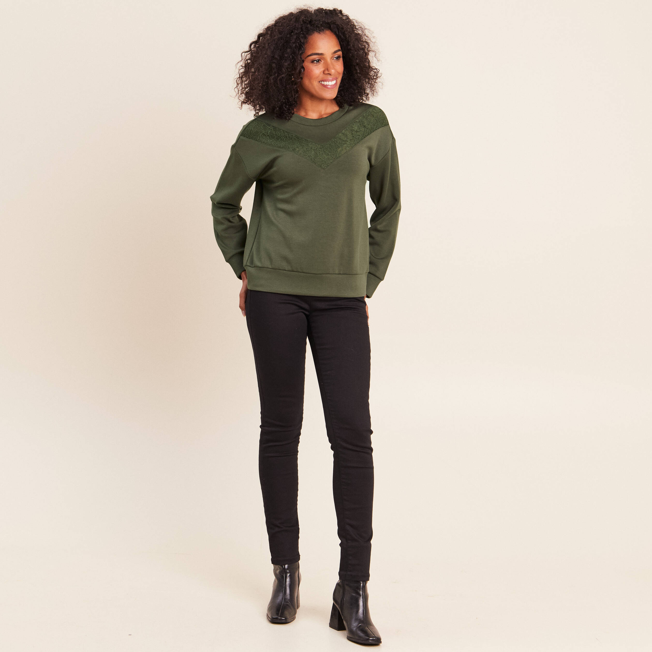 Sweat manches longues d&eacute;tail dentelle vert kaki femme
