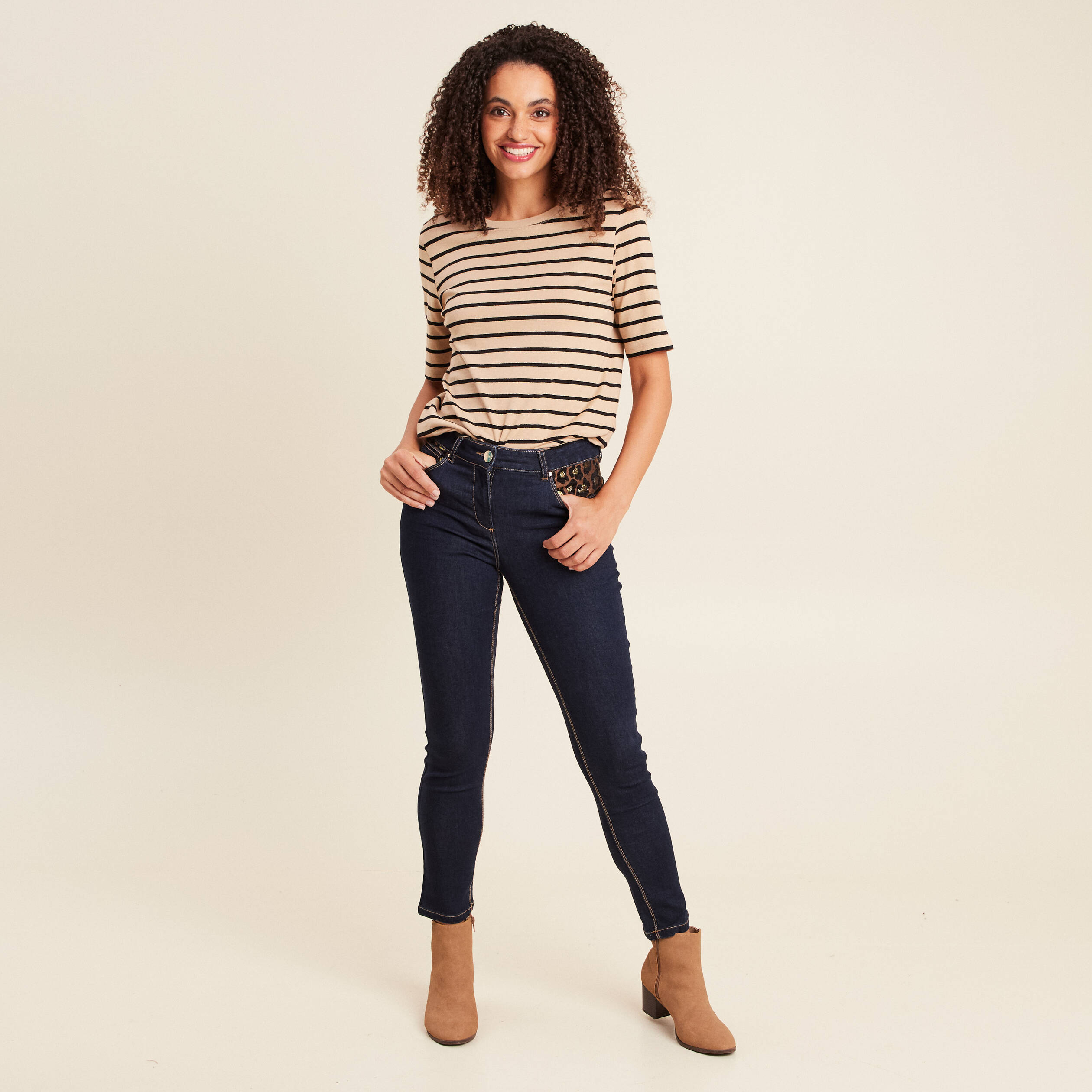 Pantalon ajust&eacute; taille bascul&eacute;e denim brut femme