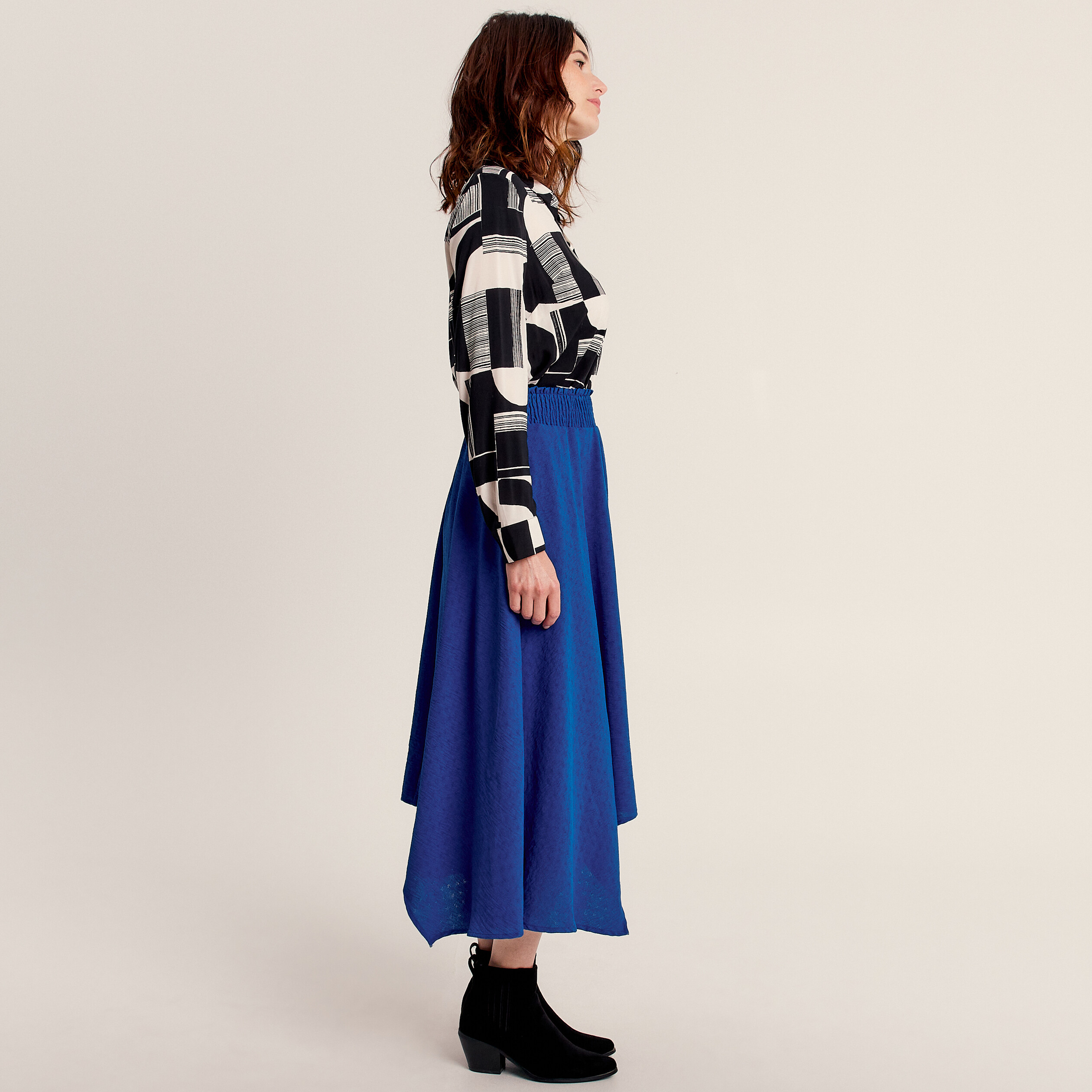 Jupe longue évasée asymétrique bleu electrique femme