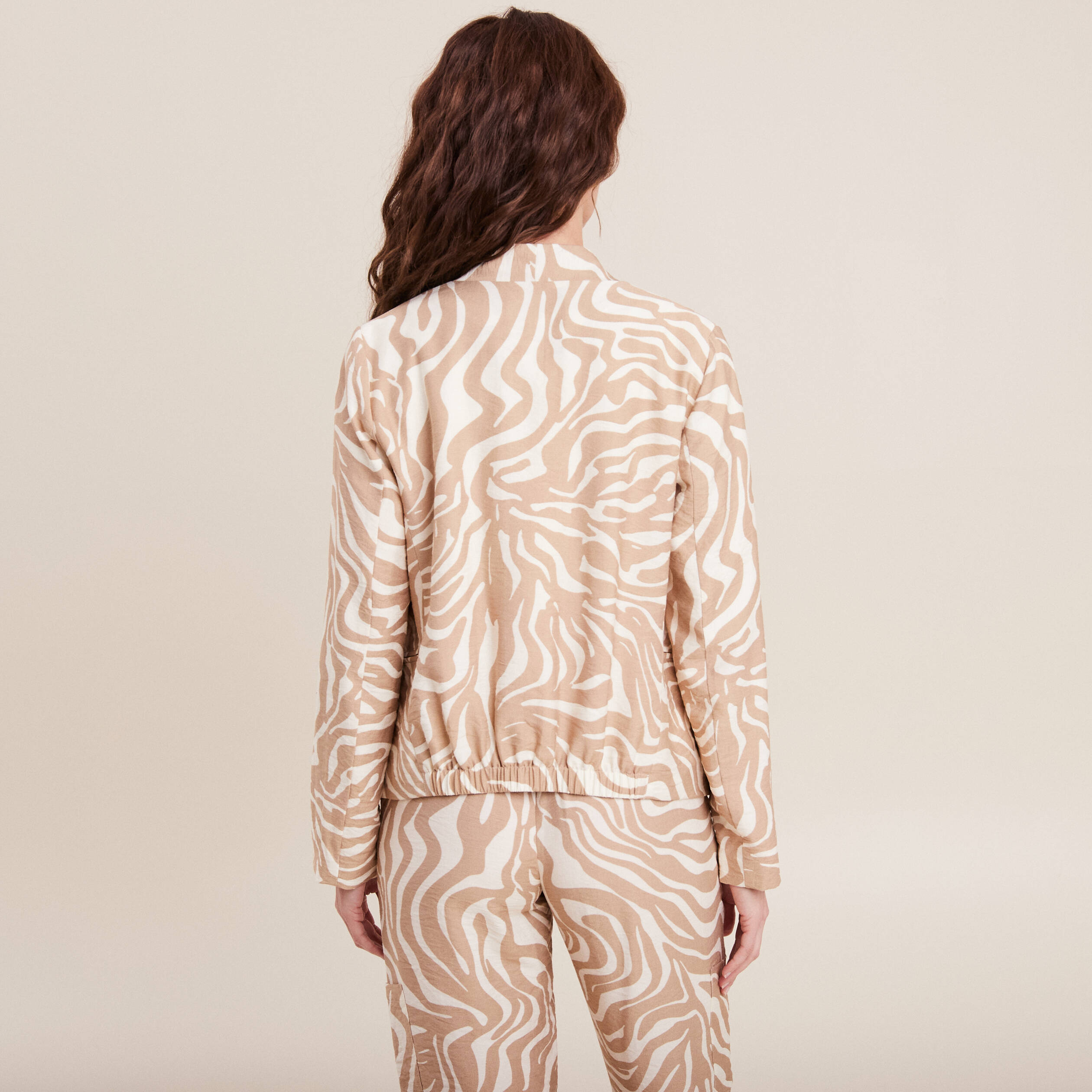 veste droite manches longues beige femme Veste droite manches longues beige femme