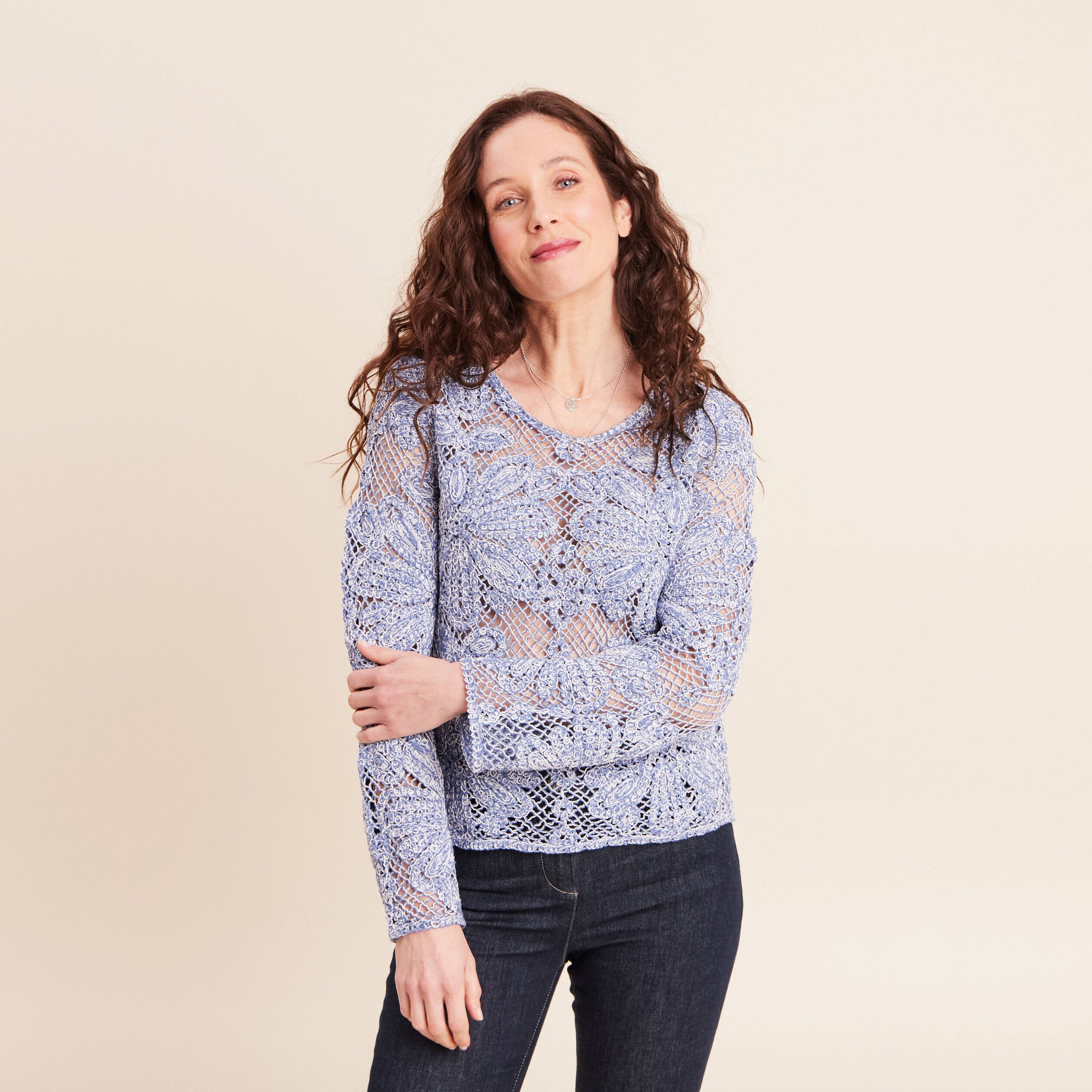 Pull manches longues aspect dentelle bleu ciel femme