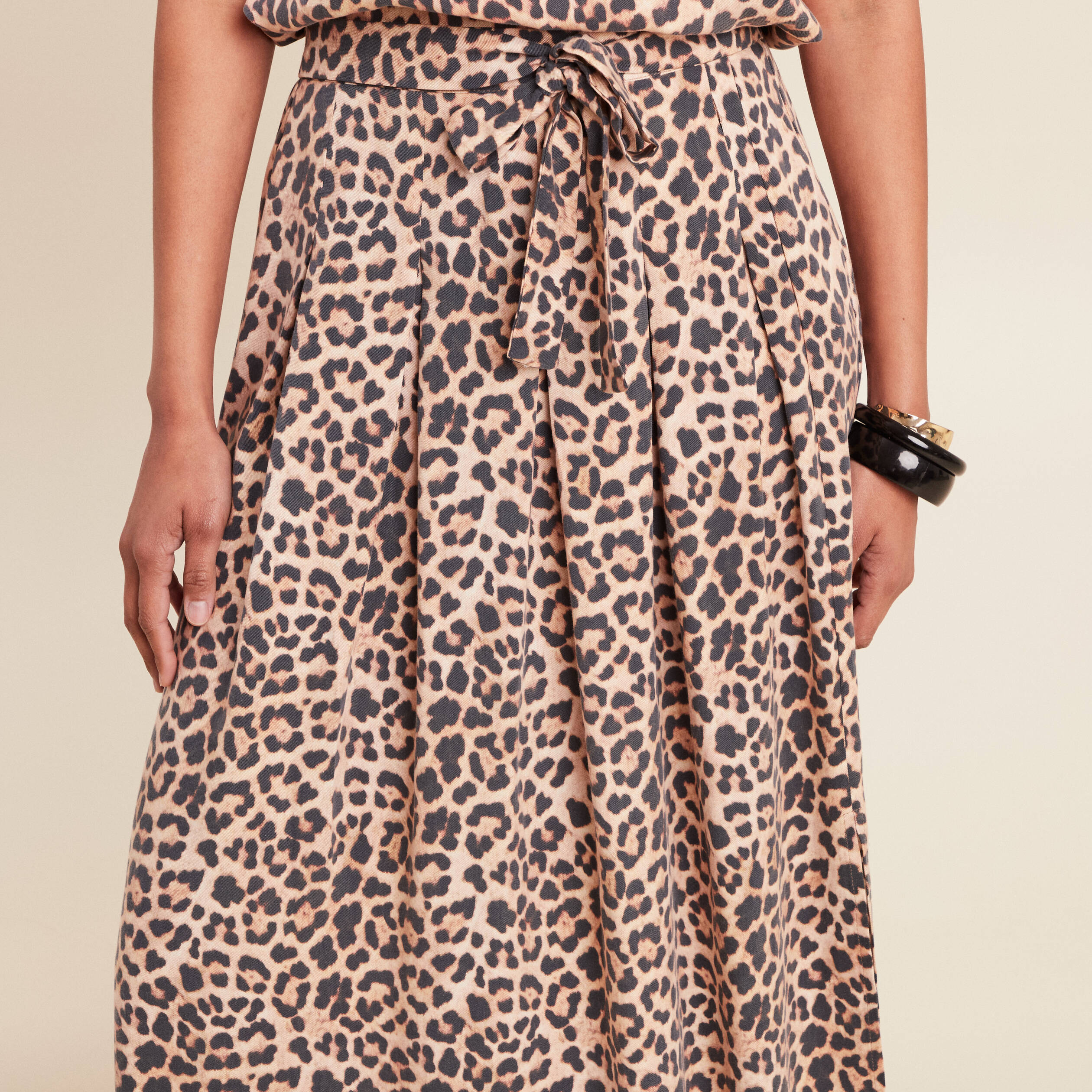 jupe midi evasee plissee sable femme Jupe midi évasée plissée sable femme
