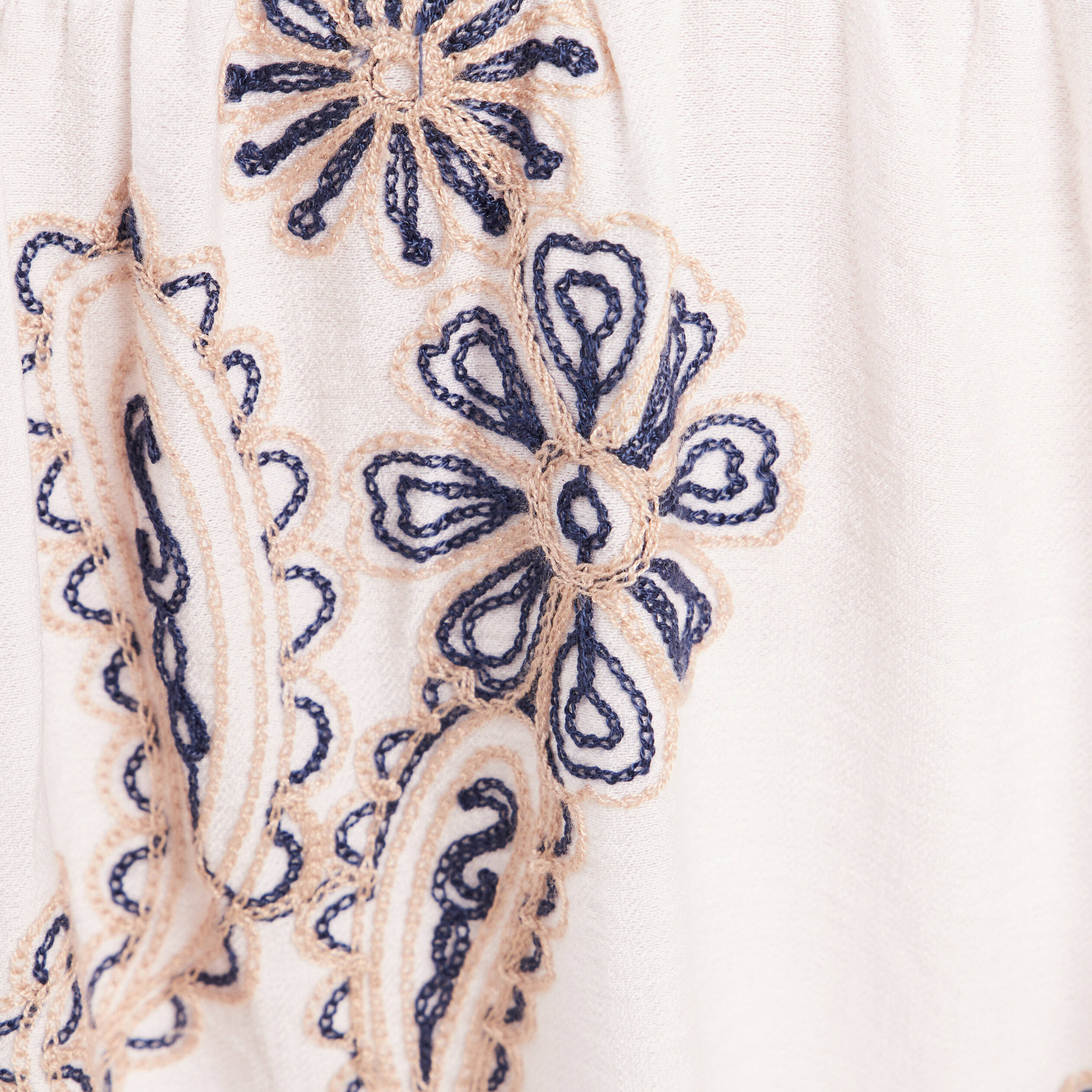 Robe courte &eacute;vas&eacute;e col tunisien brod&eacute;e bleu femme