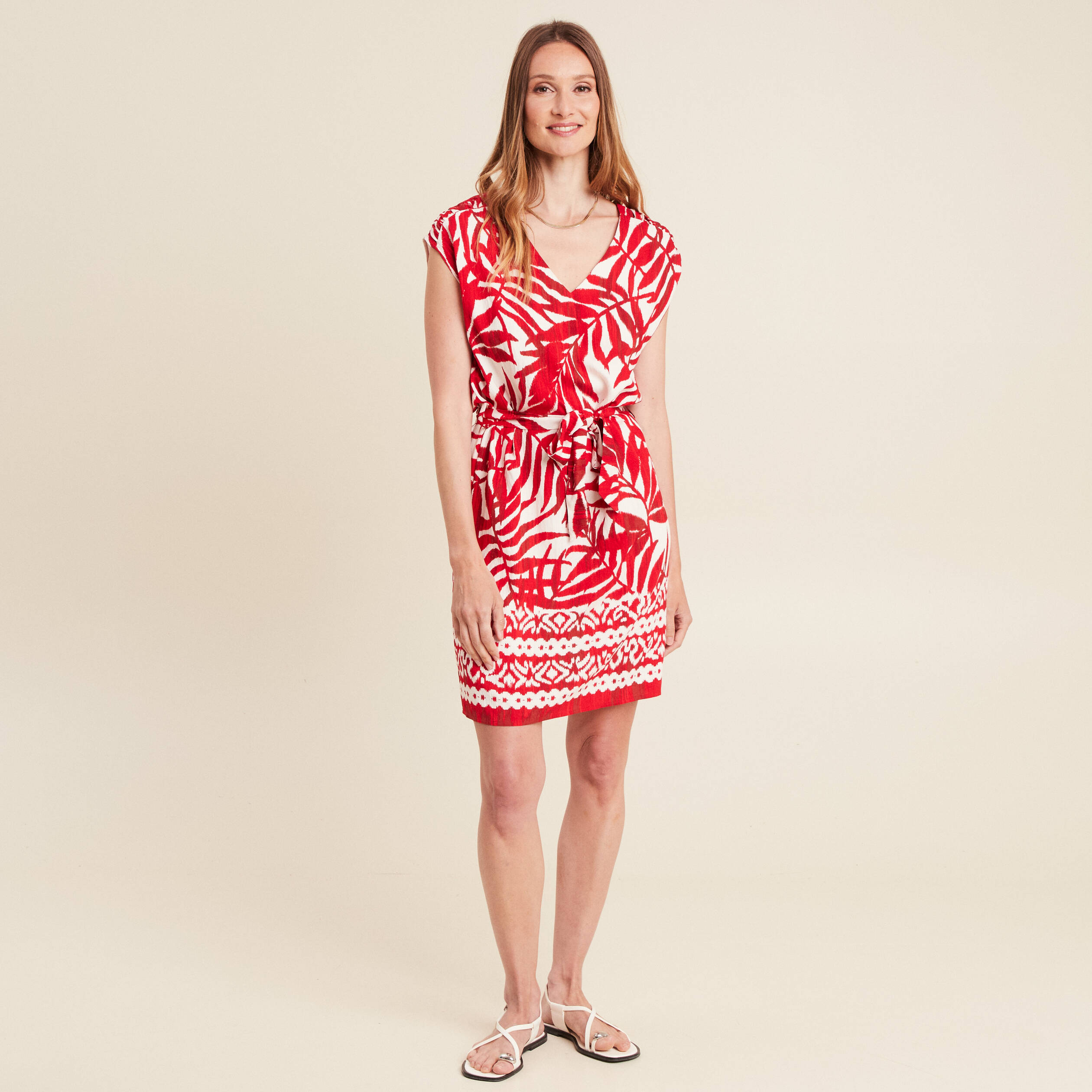 Robe droite courte col V manches courtes ecru femme
