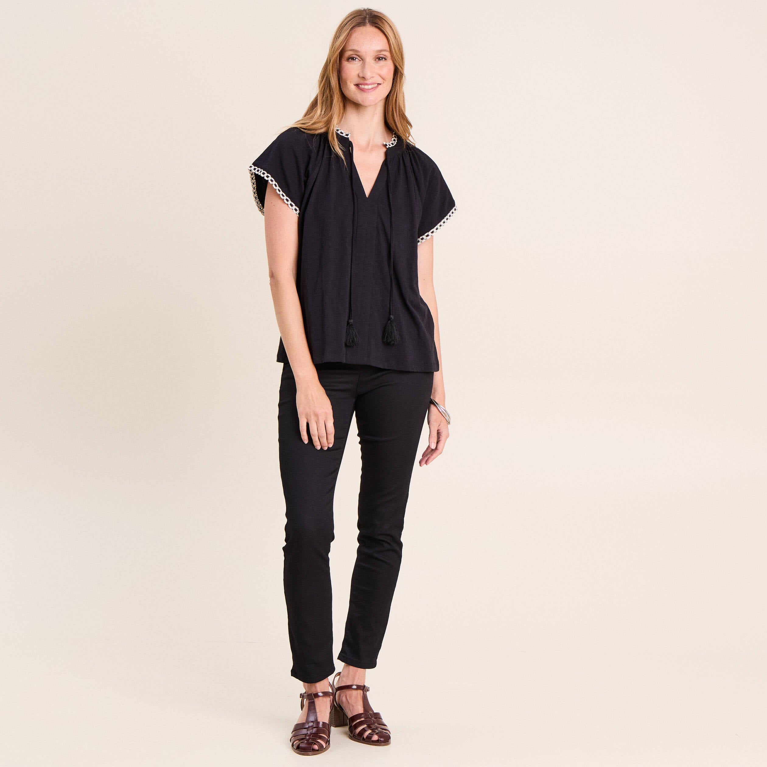 T-shirt col tunisien noir femme